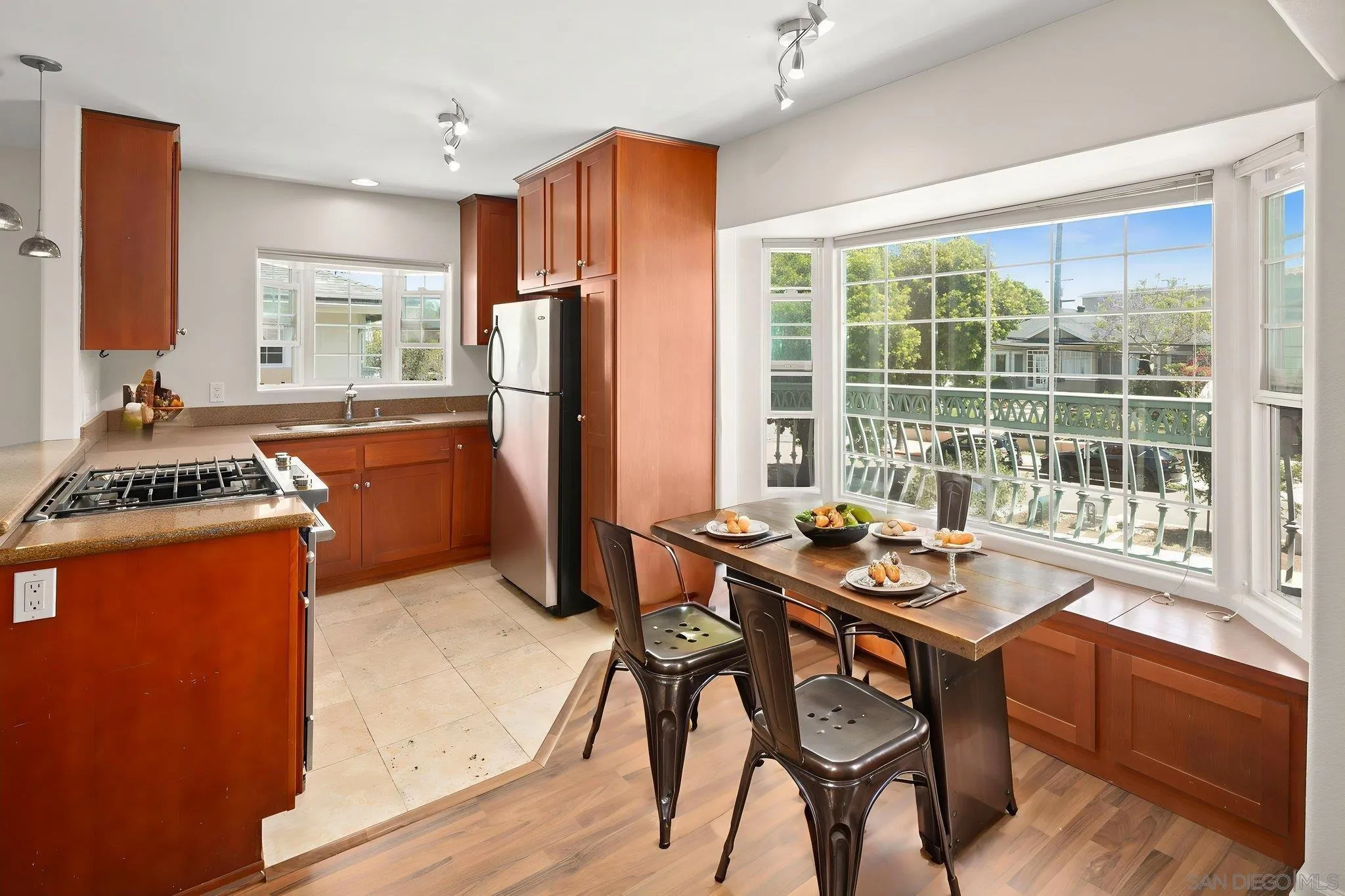 https://cdn.realtyfeed.com/cdn/127/260010739/ea181a5345024c196a786957dddb5a09.webp