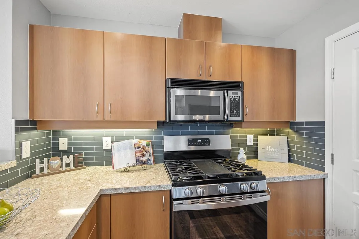 Photo #14: 260010741 Listing: Photo #14