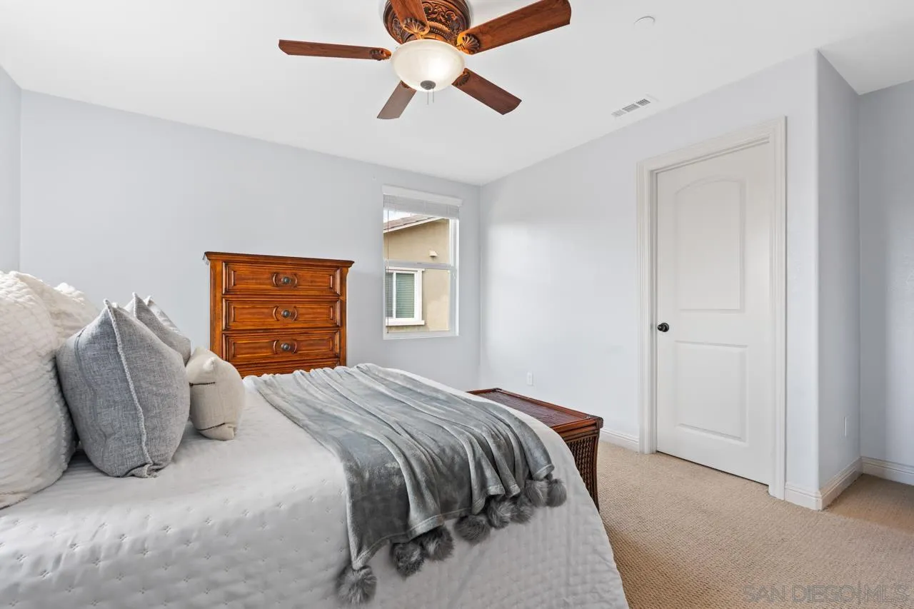 https://cdn.realtyfeed.com/cdn/127/260010742/89f3dbc54ad14971c05517440da2b32e.webp