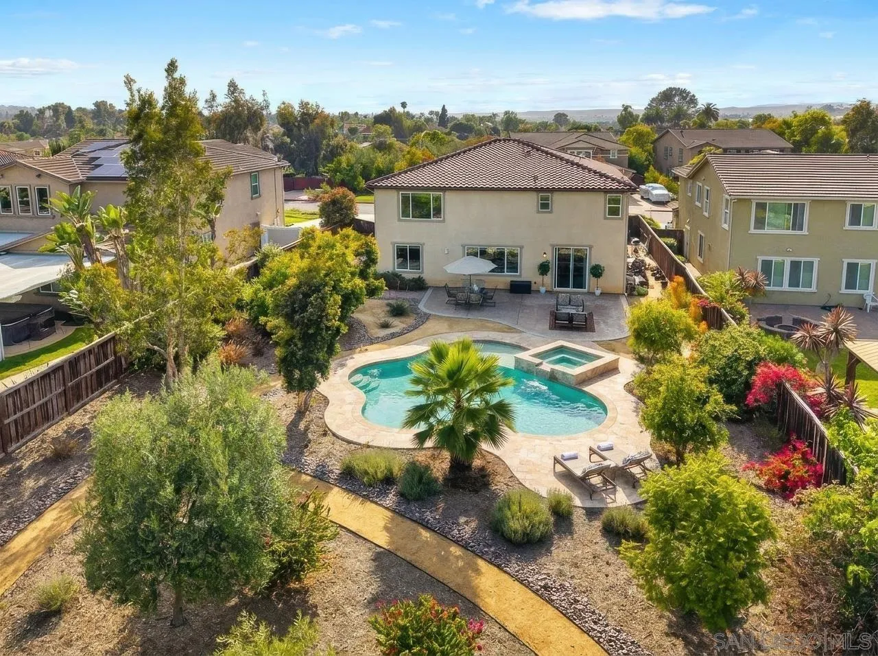 https://cdn.realtyfeed.com/cdn/127/260010742/bf20ac40df8aec489893de8452f05f50.webp