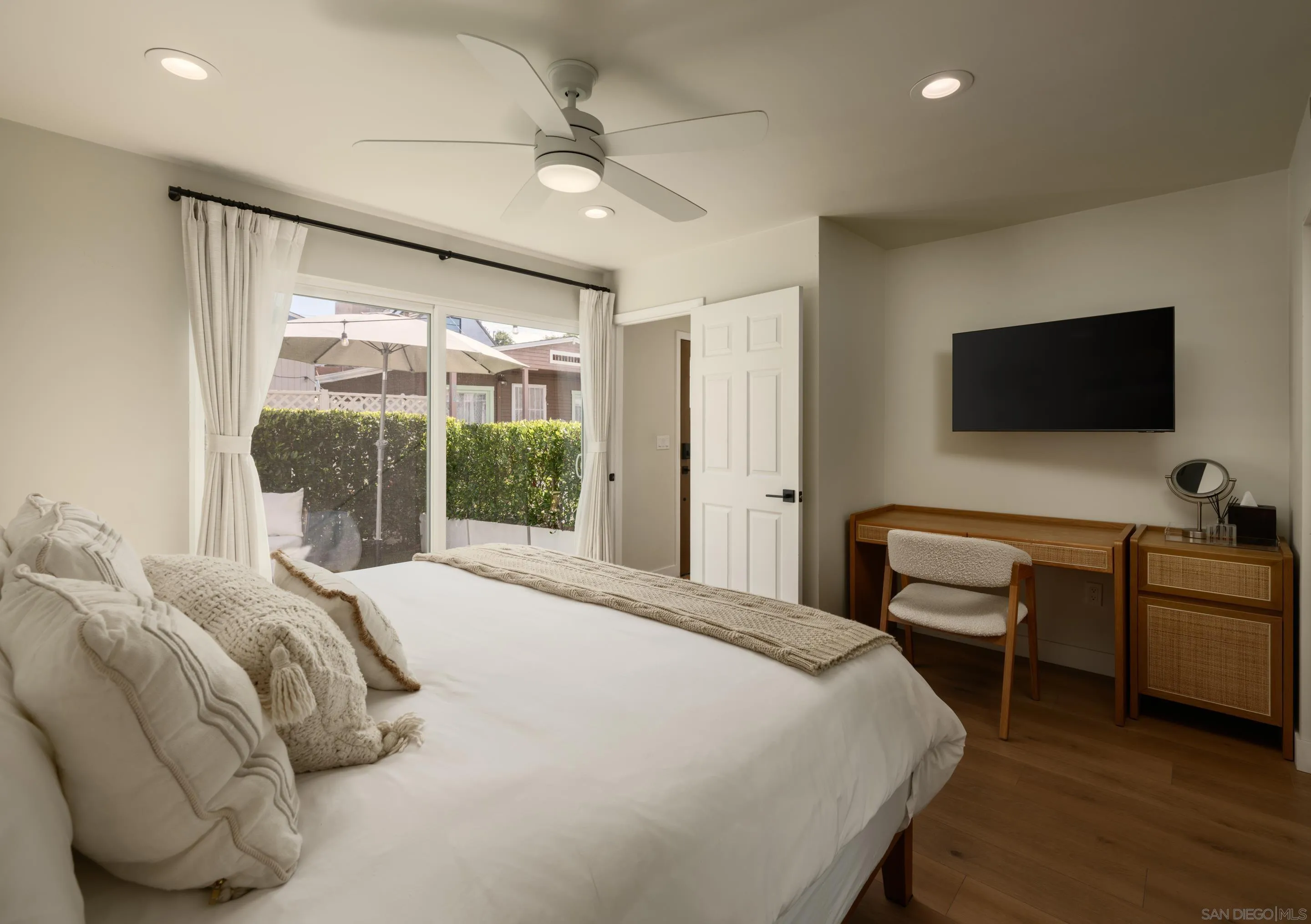 https://cdn.realtyfeed.com/cdn/127/260010743/051dd0fa8fc58491154f0db59f7dc74b.webp