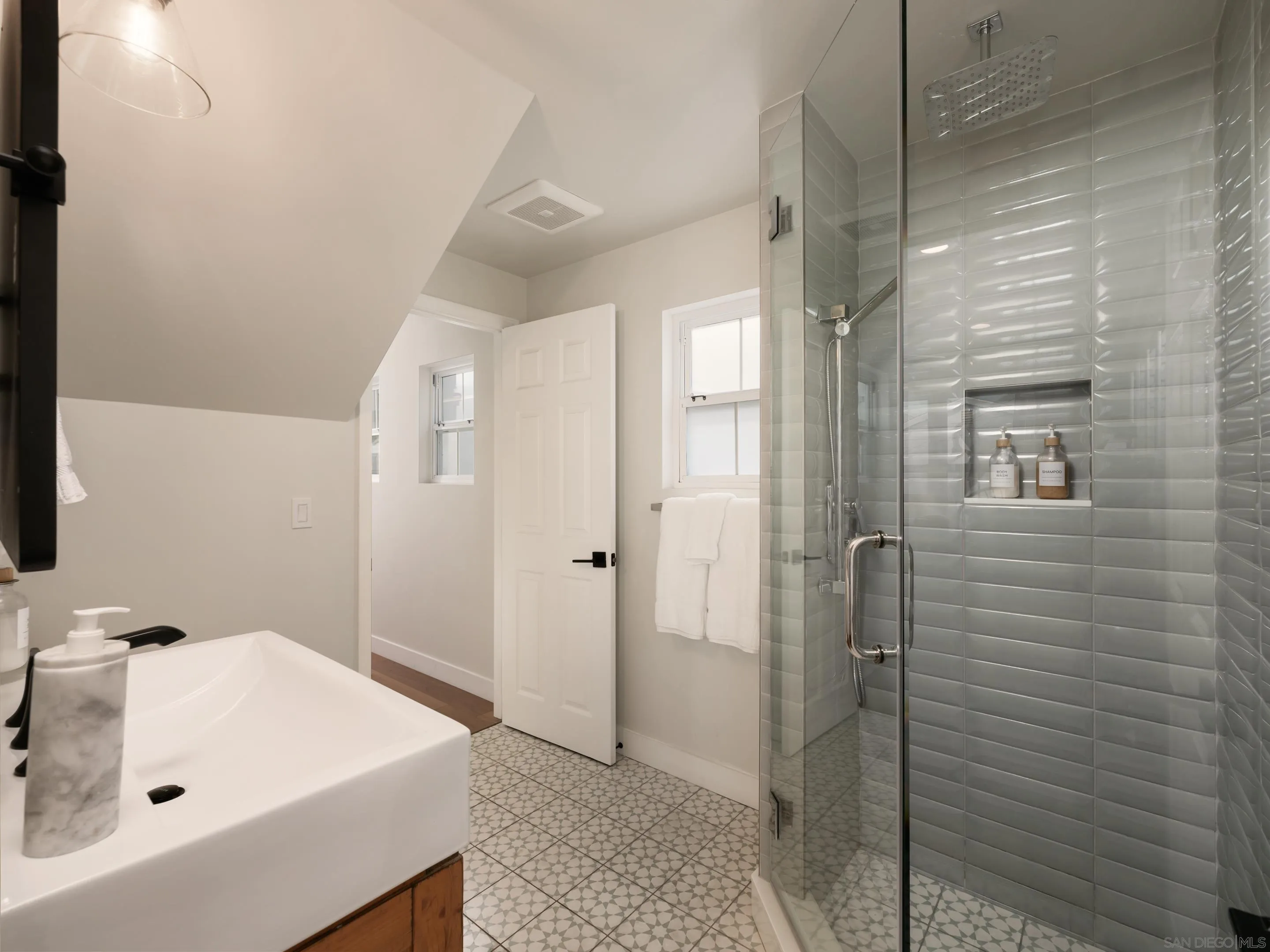 https://cdn.realtyfeed.com/cdn/127/260010743/815e91be35b65ff830fca4714f91cacd.webp