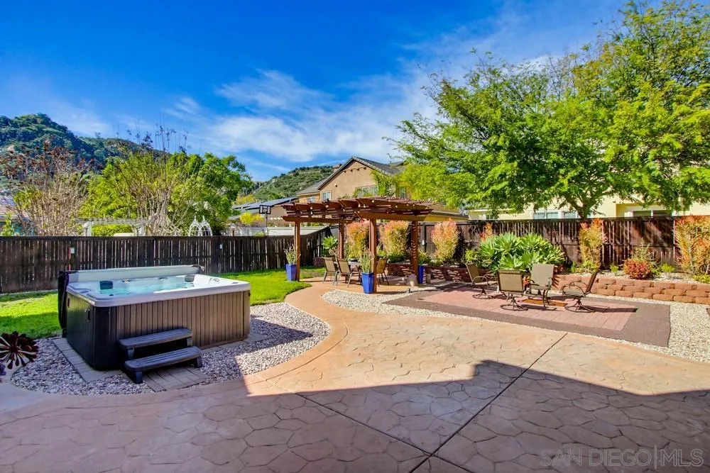 https://cdn.realtyfeed.com/cdn/127/260010744/0d1316bcc1597623b799963fadea2ea5.webp