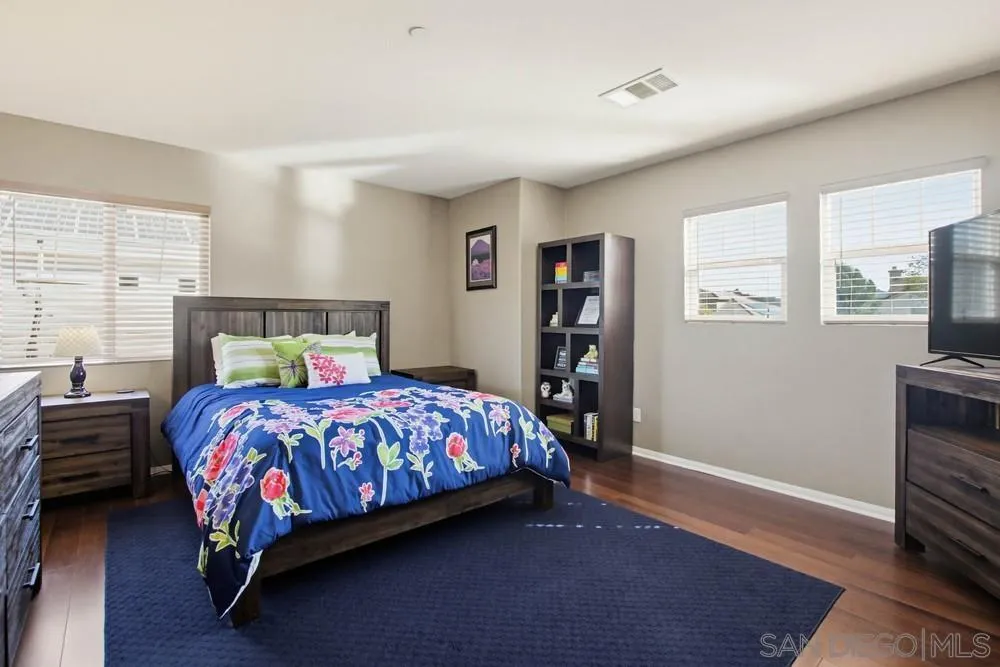 https://cdn.realtyfeed.com/cdn/127/260010744/3a1178cdb6aa596529514da644bd3571.webp