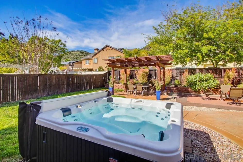 https://cdn.realtyfeed.com/cdn/127/260010744/3b656da8be52c649e514f3976b707810.webp