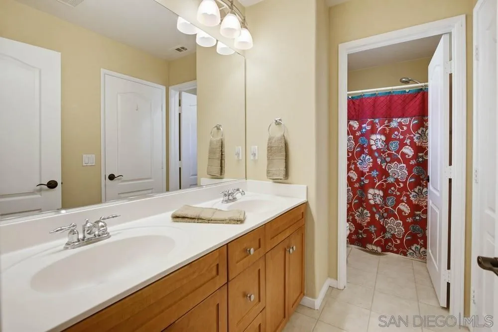 https://cdn.realtyfeed.com/cdn/127/260010744/643184cf6e8c15993a6560d8569404eb.webp
