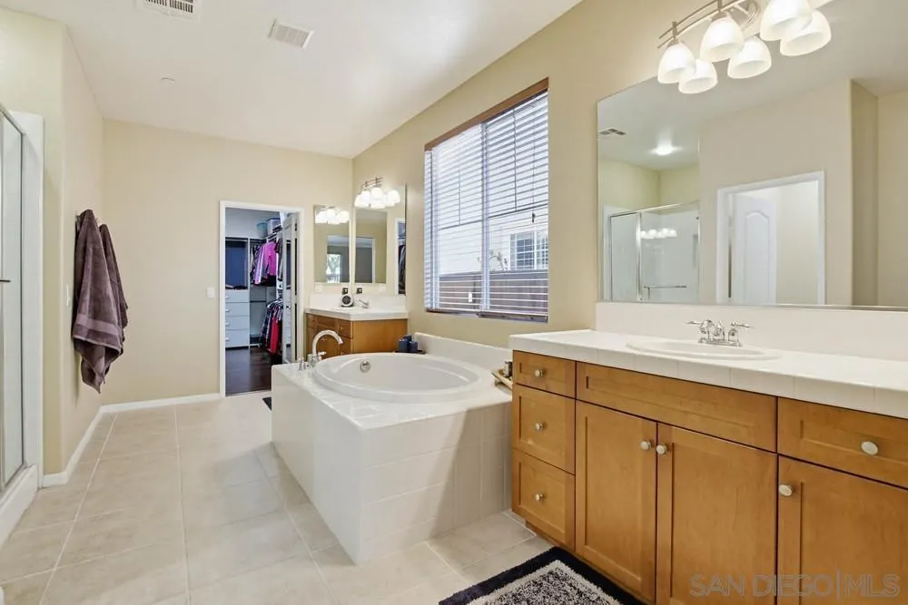https://cdn.realtyfeed.com/cdn/127/260010744/8700ca2bf36572573df8254c508a814f.webp