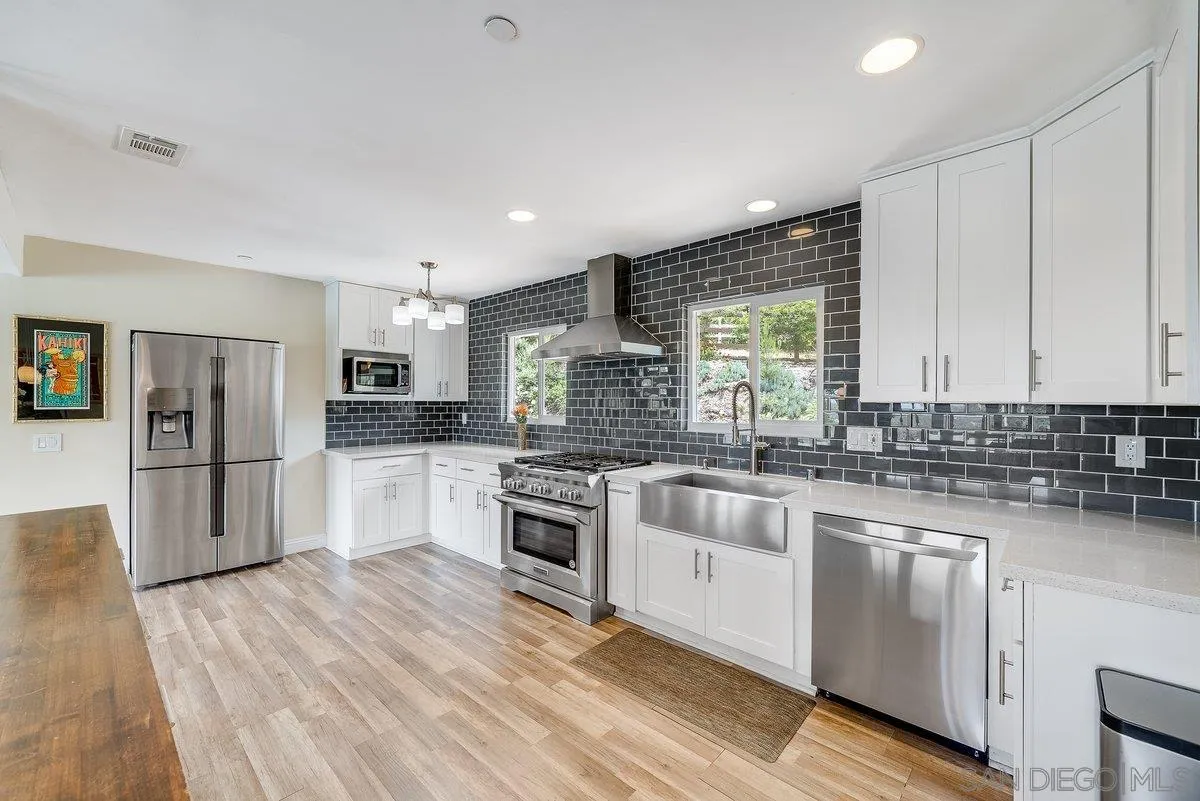 https://cdn.realtyfeed.com/cdn/127/260010745/8a57b874e29e5a8def9b697706df8c50.webp