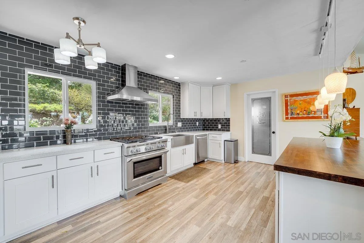 https://cdn.realtyfeed.com/cdn/127/260010745/efa655108bfd1a6bb767df1df11336a6.webp