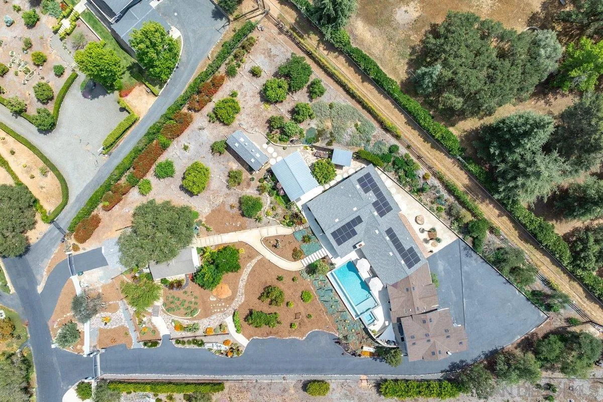 https://cdn.realtyfeed.com/cdn/127/260010745/f45e35fecee57d0390fc498640ab2b87.webp