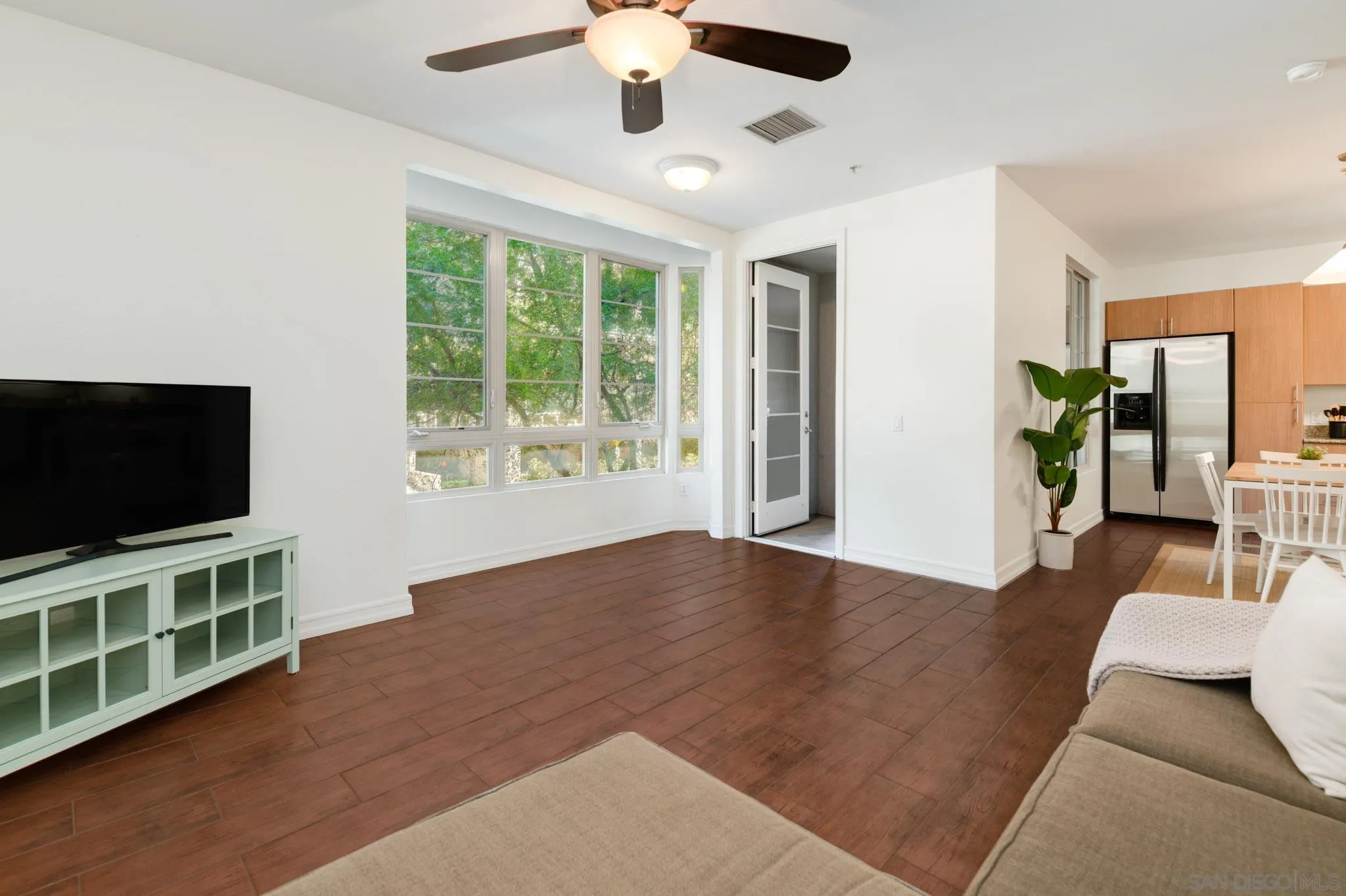 Photo #2: 260010747 Listing: Photo #2