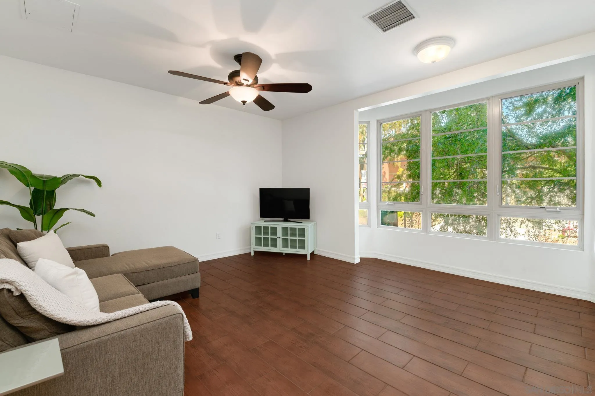 Photo #9: 260010747 Listing: Photo #9