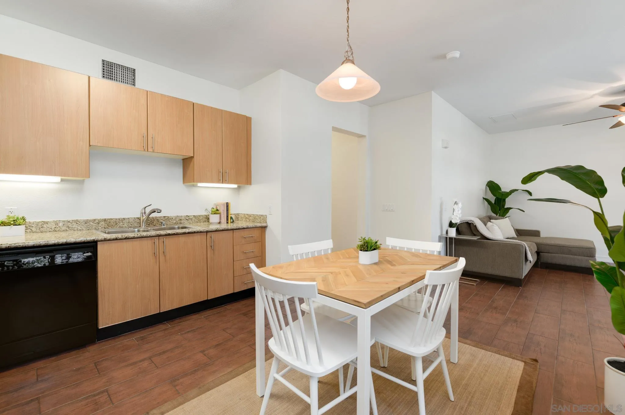 Photo #10: 260010747 Listing: Photo #10