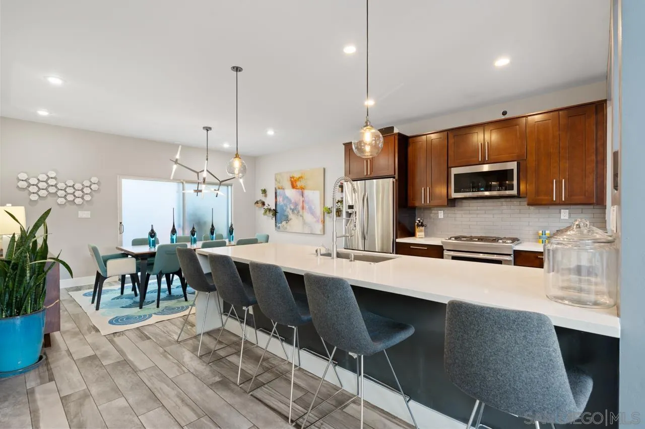 https://cdn.realtyfeed.com/cdn/127/260010749/2cfdaa96a4082cafb0e1b6b78952b252.webp