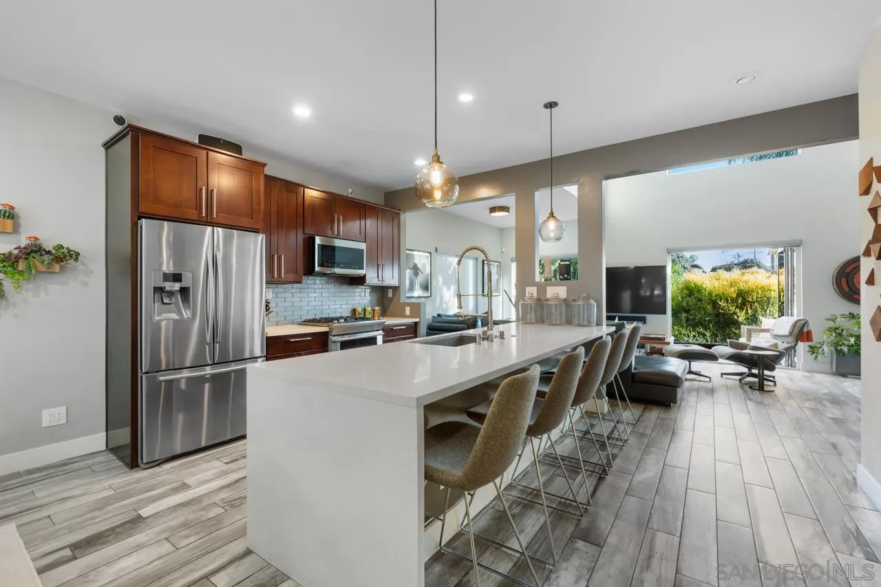 https://cdn.realtyfeed.com/cdn/127/260010749/5b2b7a33510155c4ca208f365bdaf78f.webp