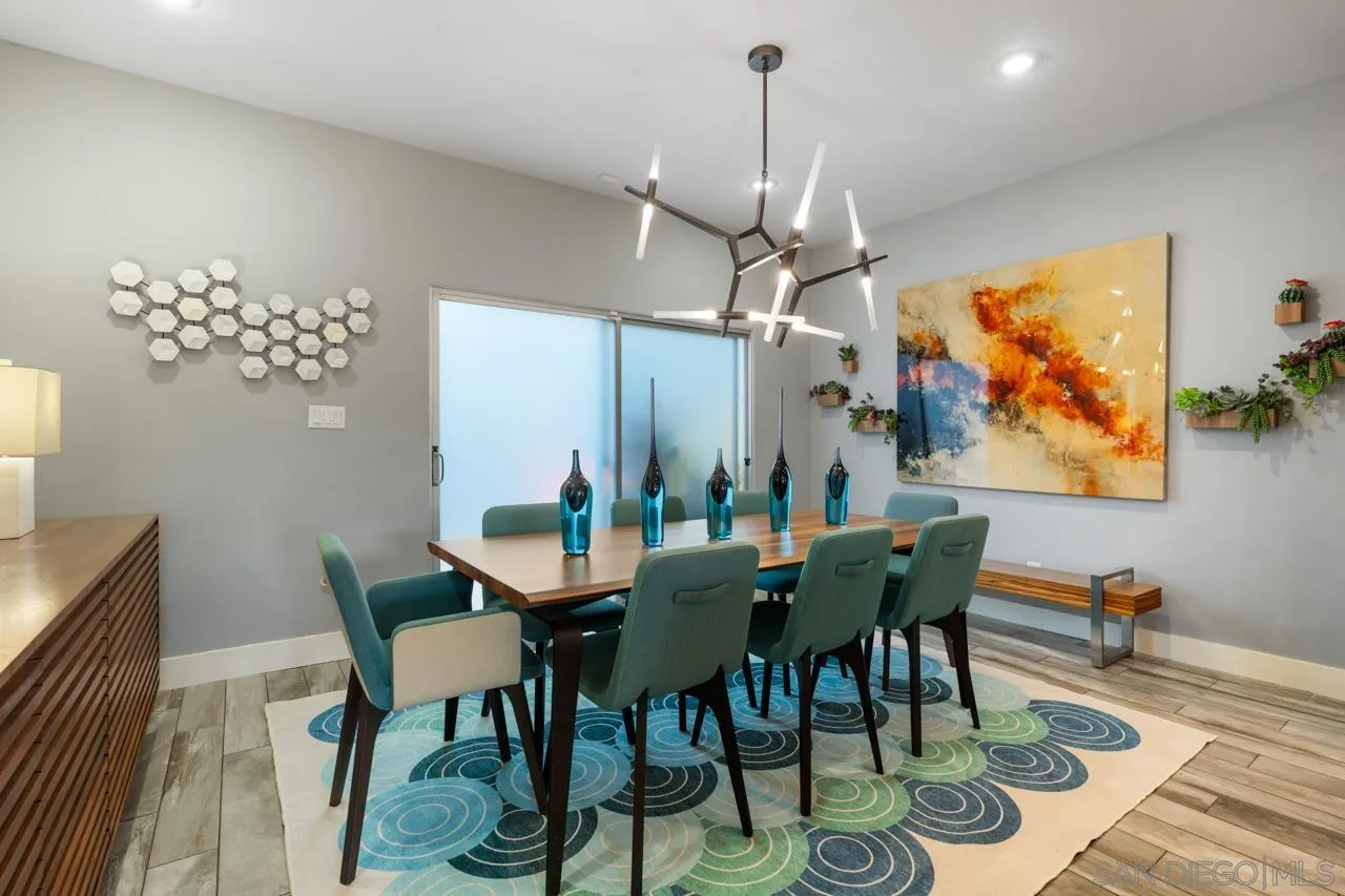 https://cdn.realtyfeed.com/cdn/127/260010749/6f0d0b1008c4d73f9c63524eff7970b8.webp