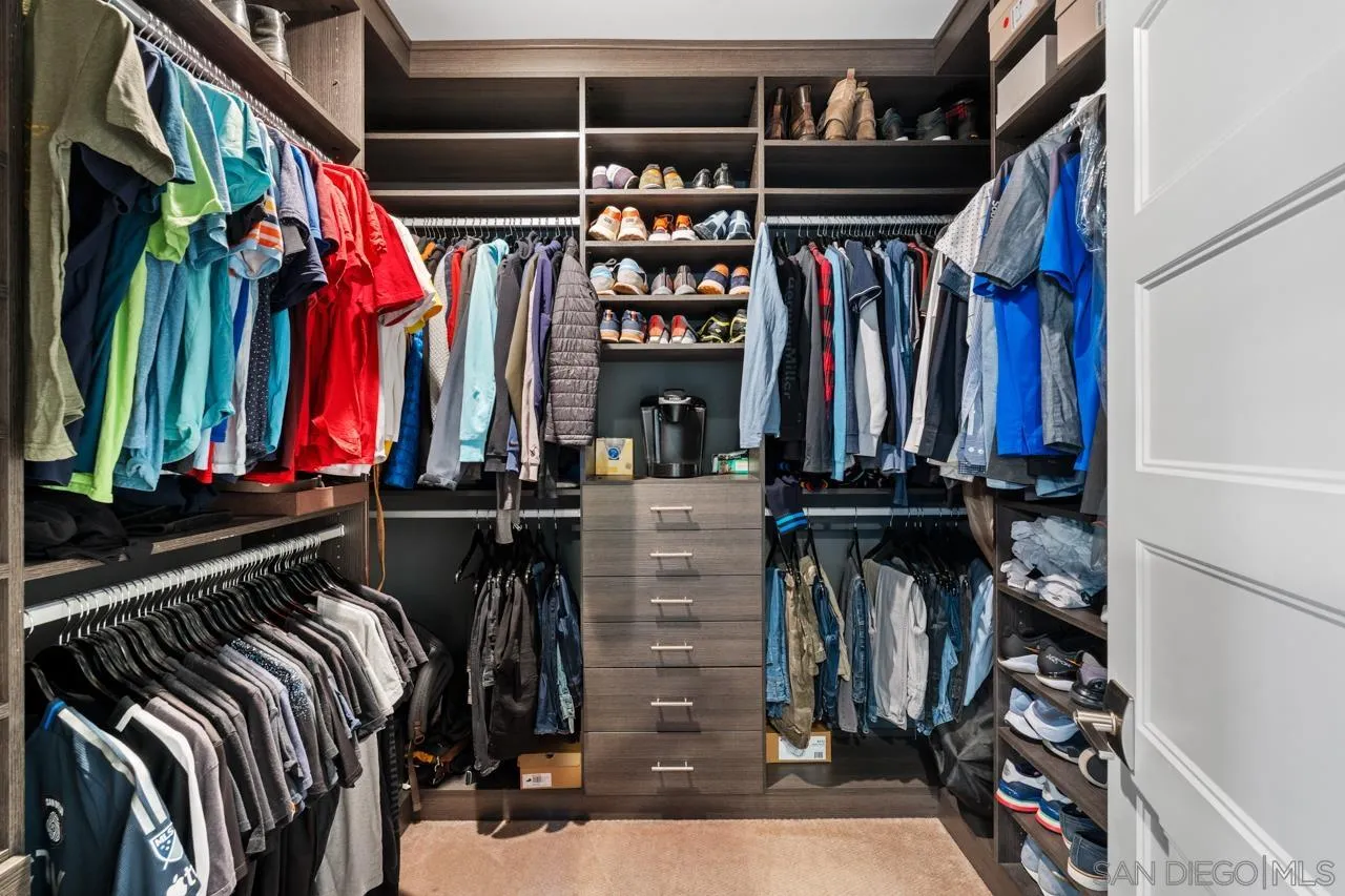 https://cdn.realtyfeed.com/cdn/127/260010749/796b0f4ccec1fedf51e7c20e87327fd0.webp