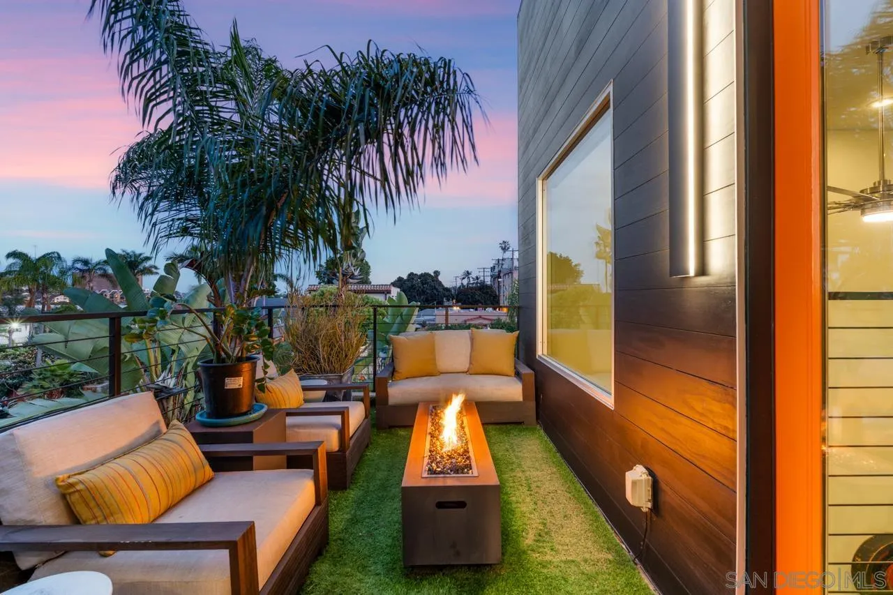 https://cdn.realtyfeed.com/cdn/127/260010749/8747fa39f7b056040df3b537d384efe5.webp