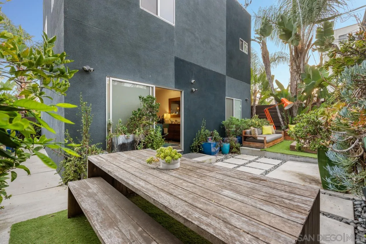 https://cdn.realtyfeed.com/cdn/127/260010749/af740ffd558f7a5a696f479bba29b6e5.webp