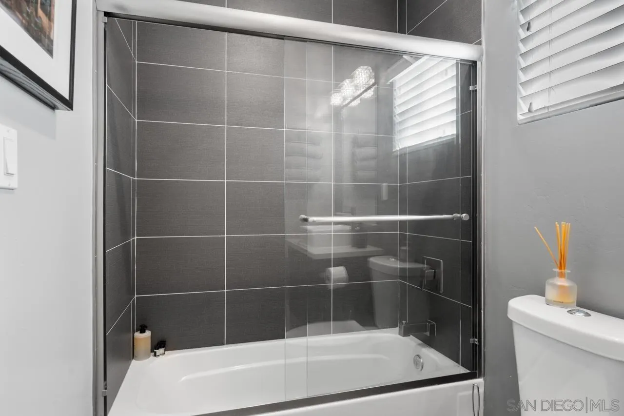 https://cdn.realtyfeed.com/cdn/127/260010749/b2b92415d13178bab542c9e6c2bb99d1.webp