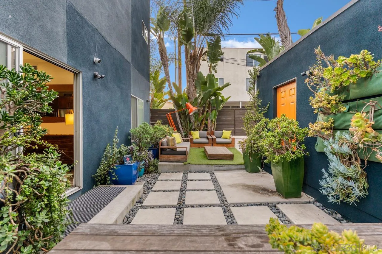 https://cdn.realtyfeed.com/cdn/127/260010749/cf25776fa97c70960b097a8ac6c98a6d.webp