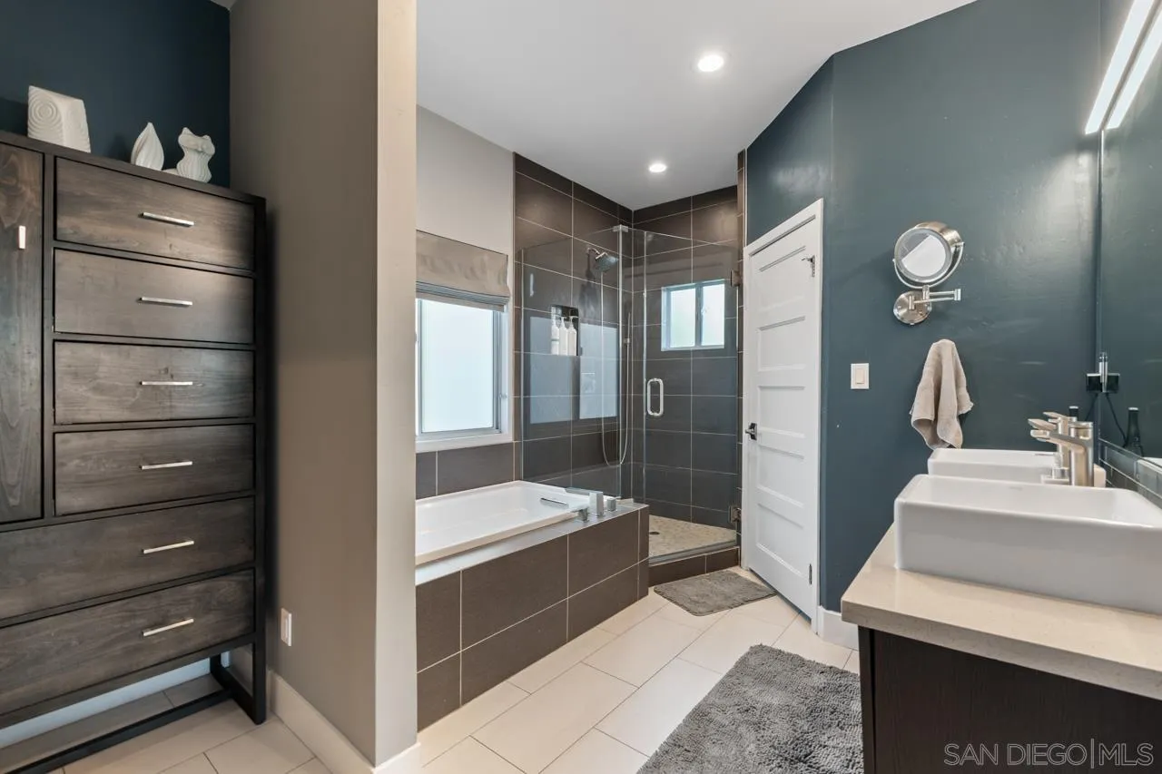 https://cdn.realtyfeed.com/cdn/127/260010749/d5c367653154c0e12f1b37940996bf7b.webp