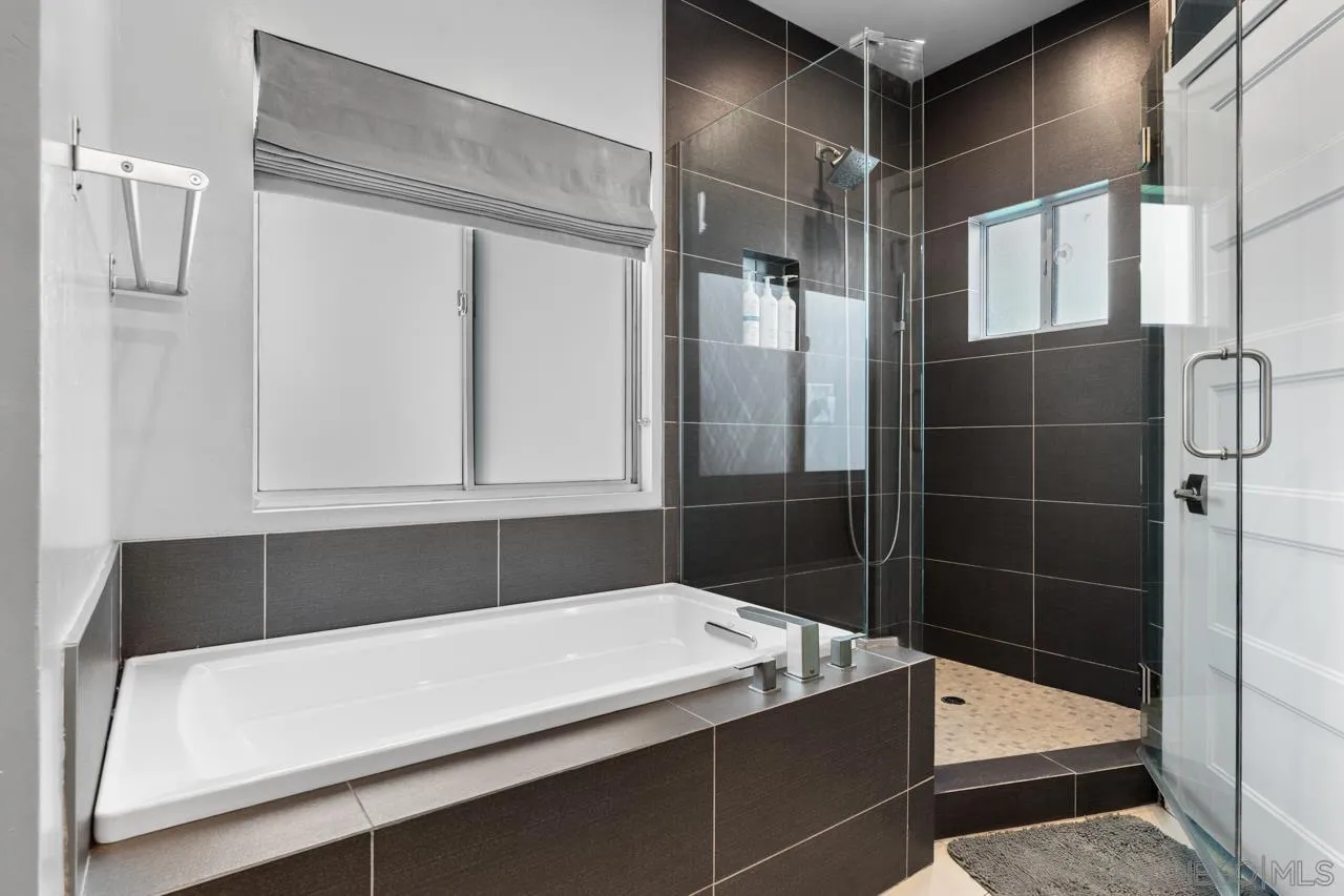 https://cdn.realtyfeed.com/cdn/127/260010749/d9ec4acdcdd9b37c85e47ed7ca3aa02e.webp