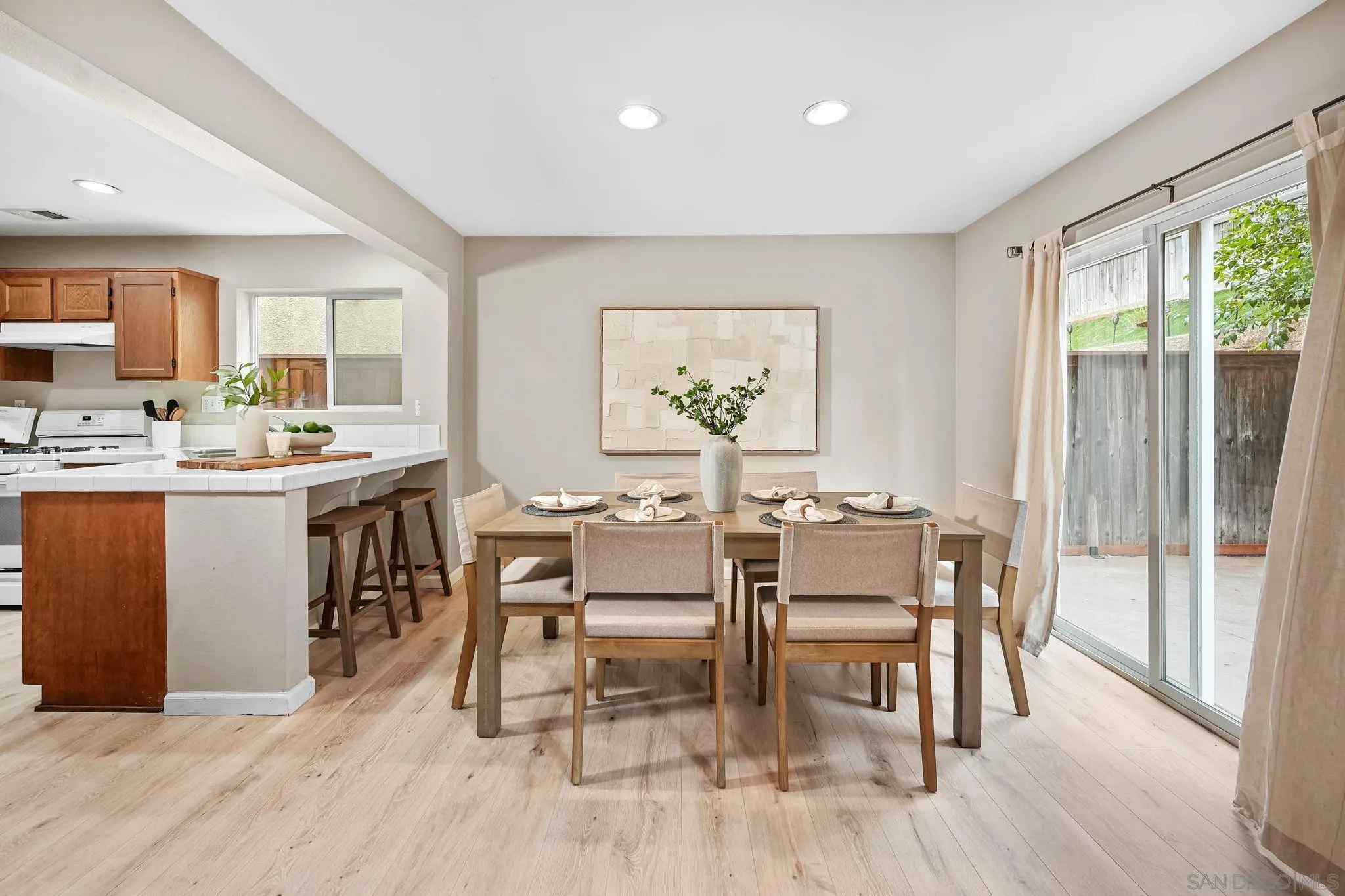 https://cdn.realtyfeed.com/cdn/127/260010754/212180fdc889ff50df22c2761073c339.webp