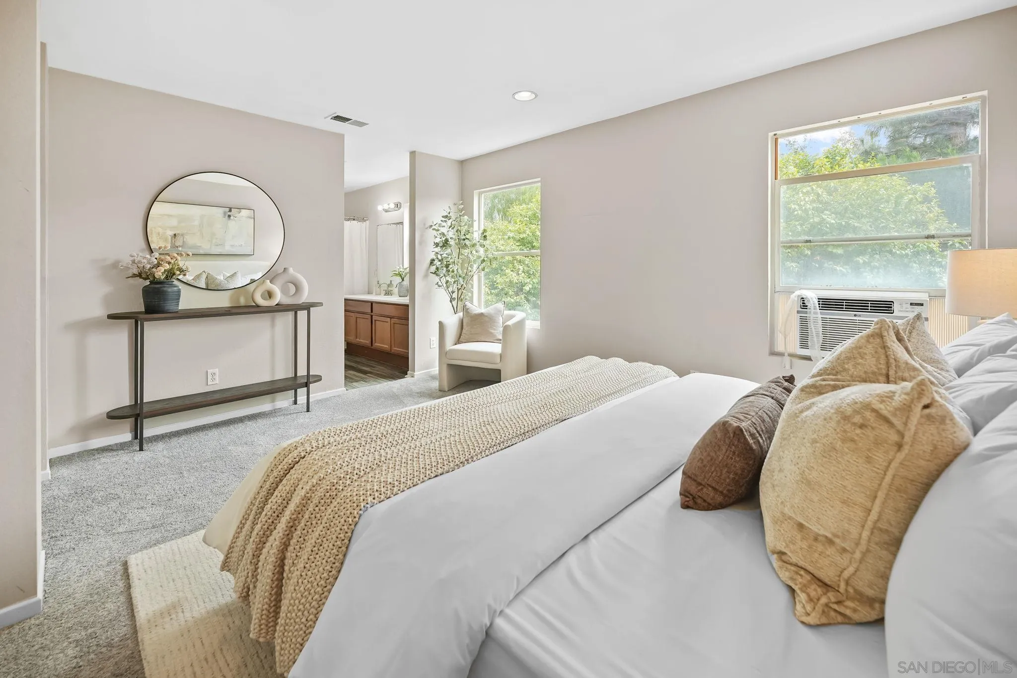 https://cdn.realtyfeed.com/cdn/127/260010754/29f9d49bdc212d8f99af0aa4f7888a86.webp