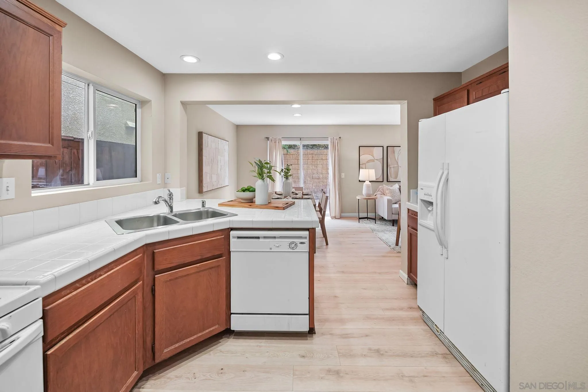https://cdn.realtyfeed.com/cdn/127/260010754/3c25161980589a0a810bd3bf144a9b04.webp
