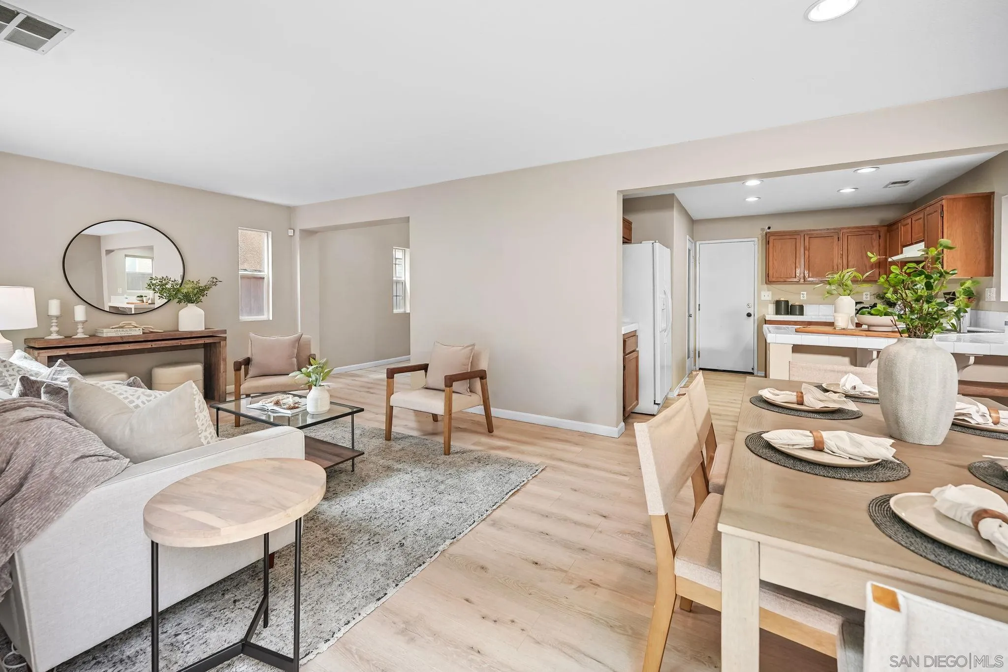 https://cdn.realtyfeed.com/cdn/127/260010754/4e7ebafd937679747c640f5a81c46d02.webp