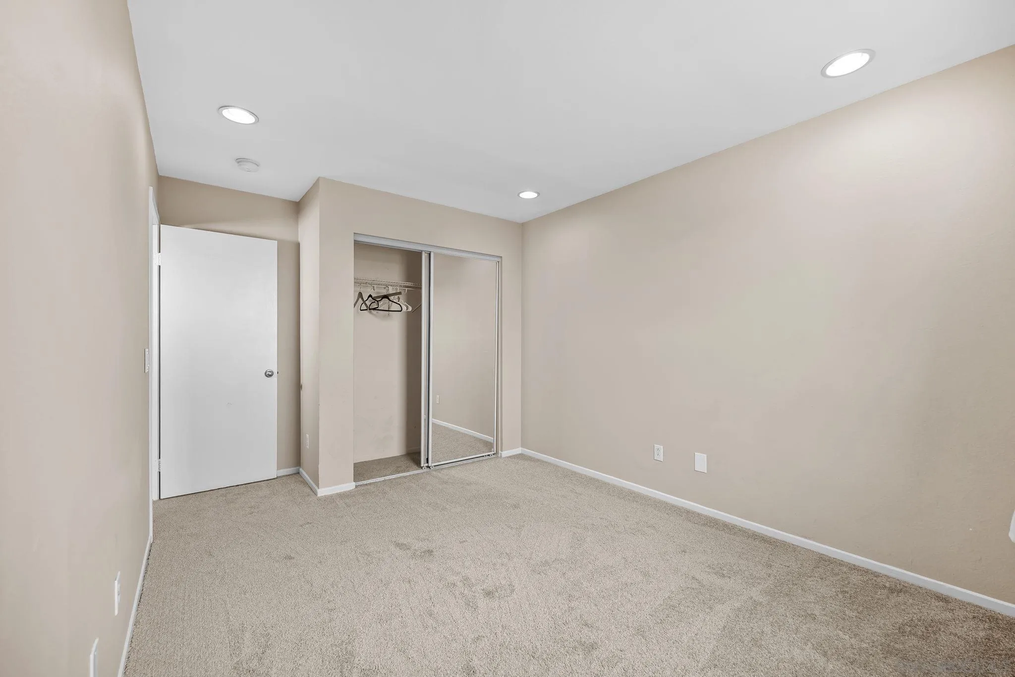 https://cdn.realtyfeed.com/cdn/127/260010754/5f52aad30e20982cb52e4df4bde4d531.webp