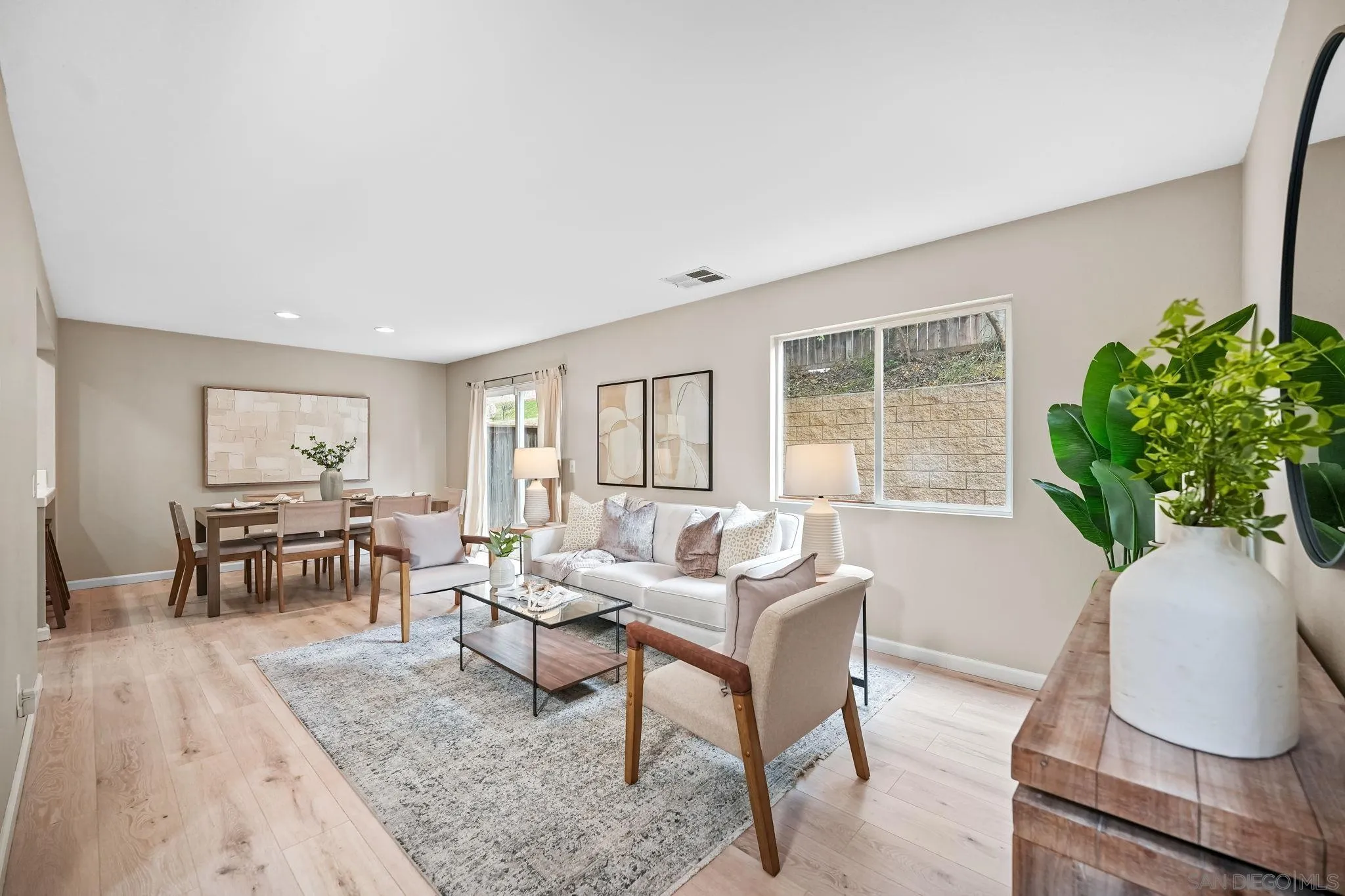 https://cdn.realtyfeed.com/cdn/127/260010754/67f5eb555ca8a3893ec01c80ca8ce57f.webp