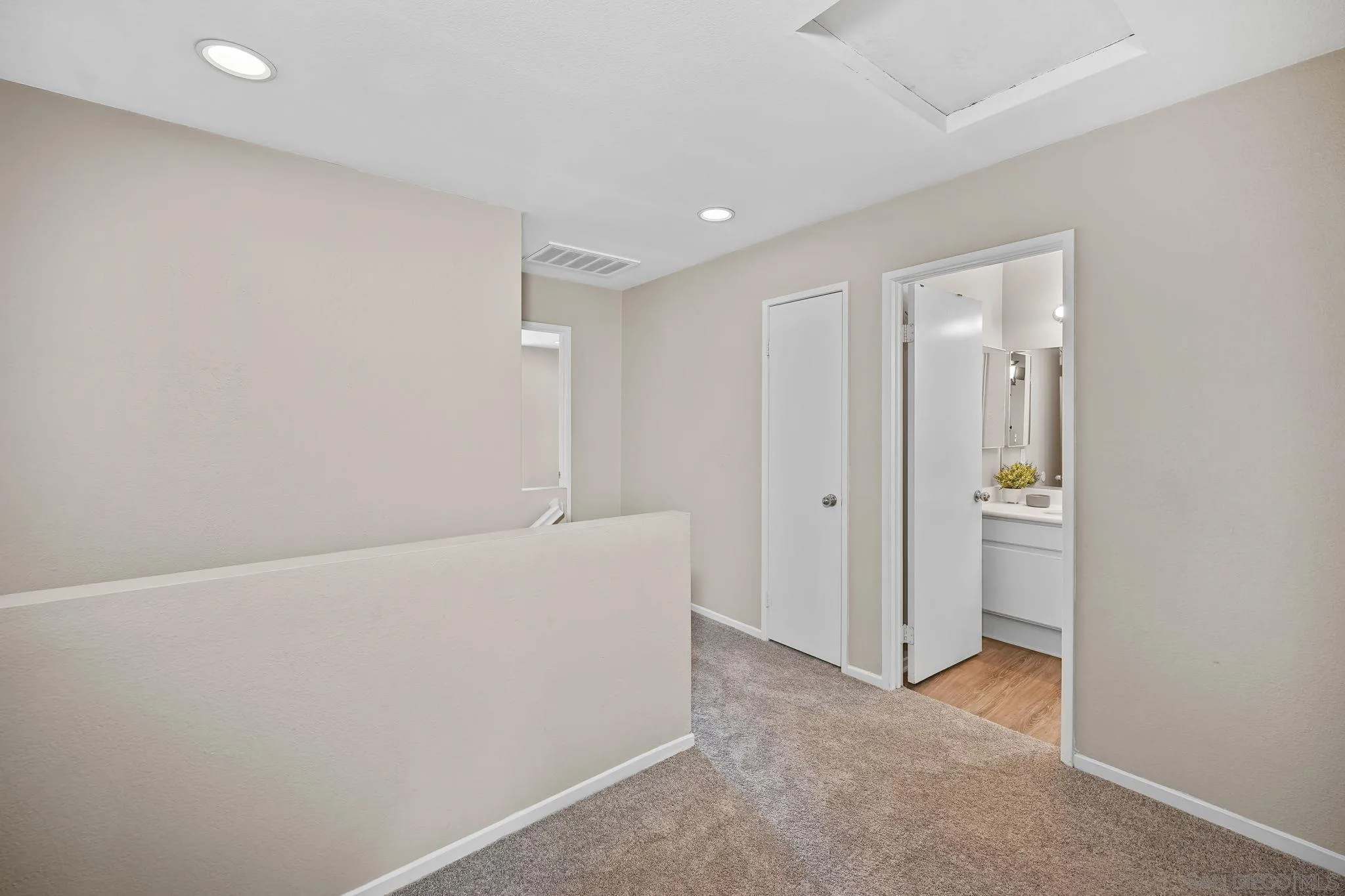 https://cdn.realtyfeed.com/cdn/127/260010754/73bb74c5160706c90cceaf05fcec36b6.webp