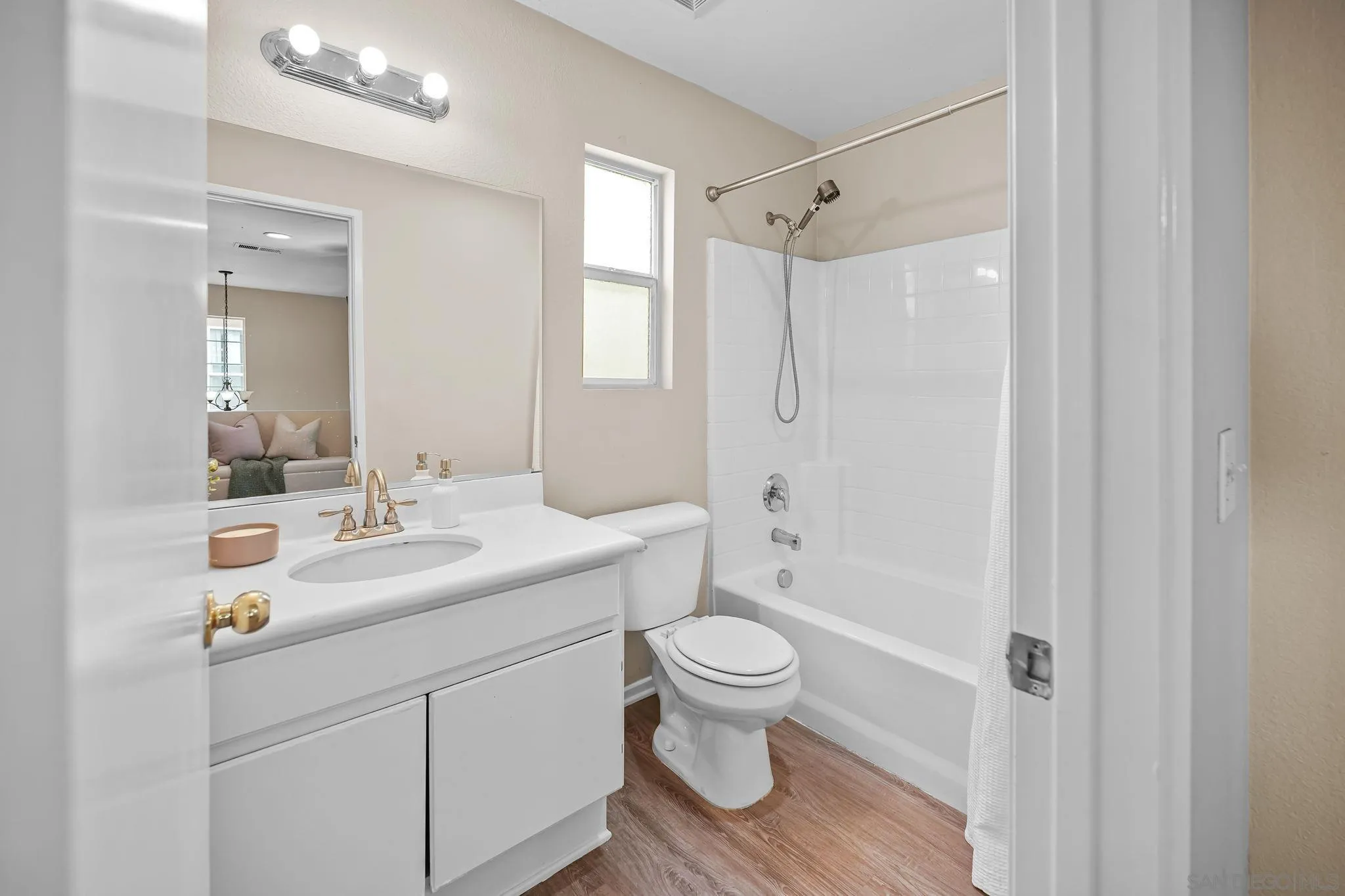 https://cdn.realtyfeed.com/cdn/127/260010754/d8bb910e6a488660647e4810c4abc345.webp