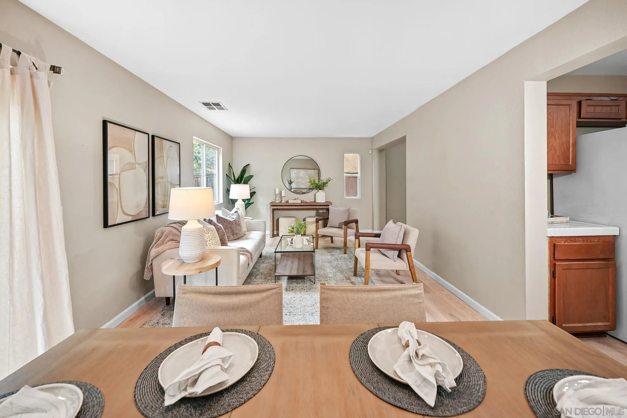 https://cdn.realtyfeed.com/cdn/127/260010754/fbad3bc4bf22201aae76d6404fdce7cc.webp