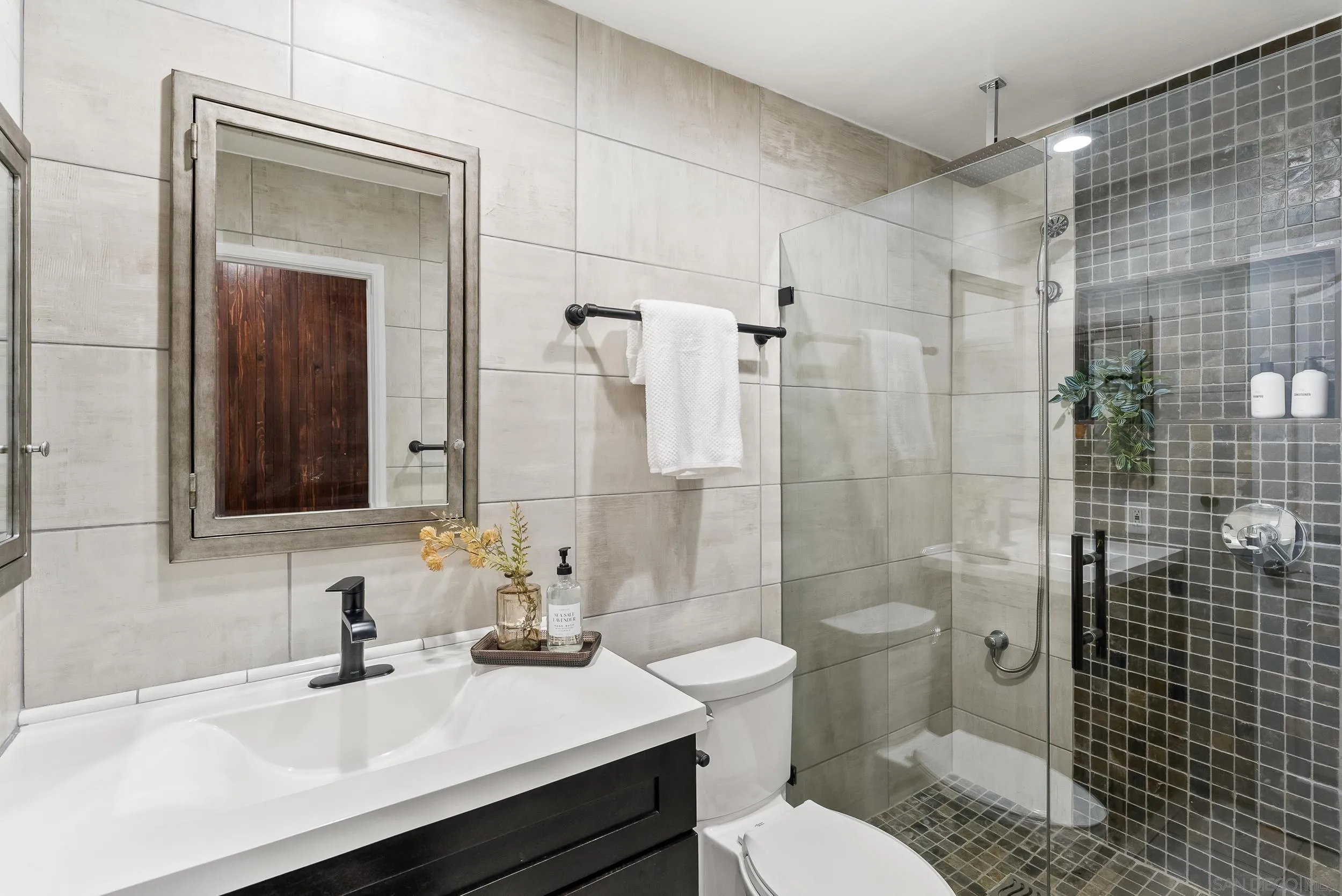 Photo #13: 260010759 Listing: Photo #13