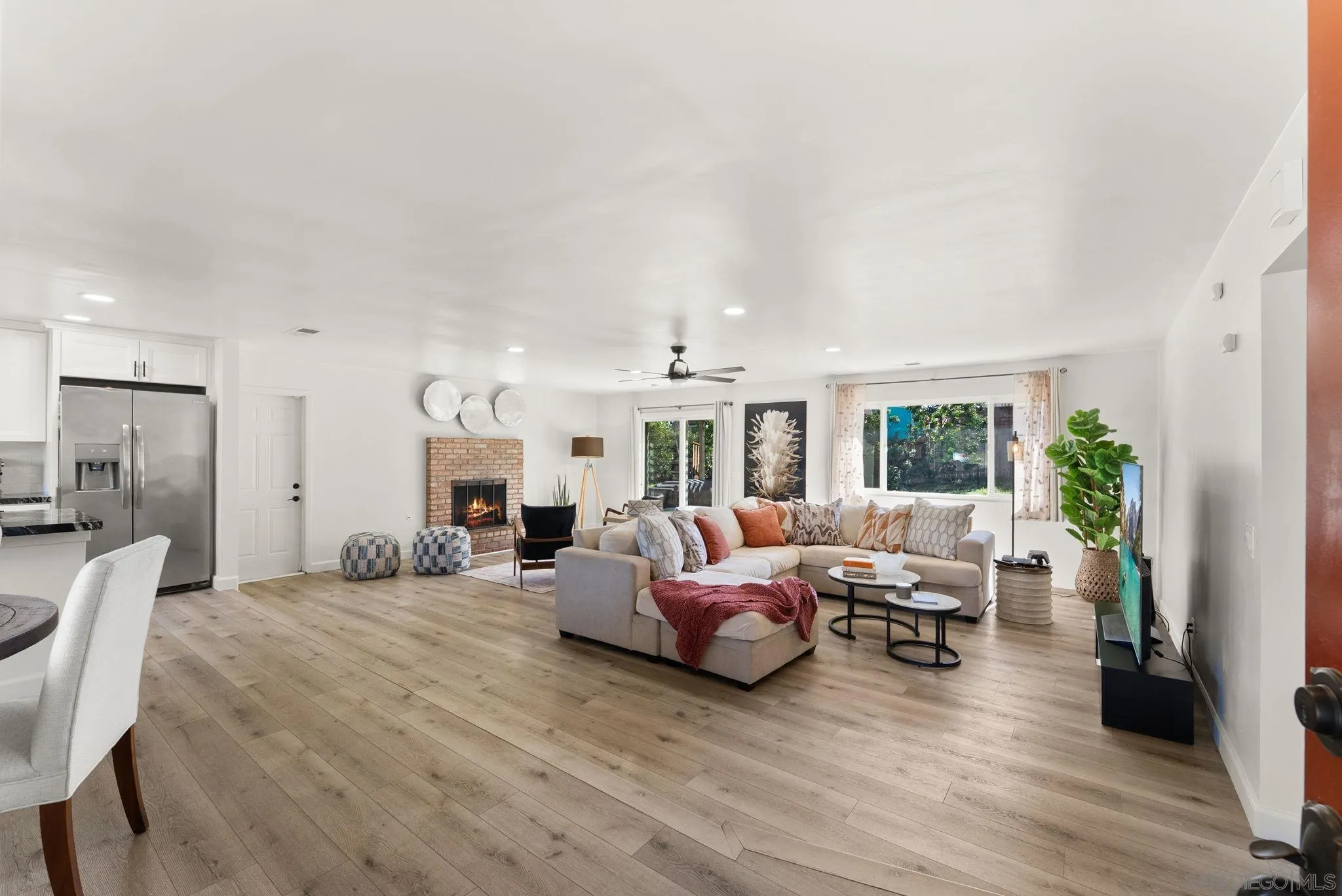 https://cdn.realtyfeed.com/cdn/127/260010761/1c4ac4e30f7b12fc175c7179d9a8c648.webp