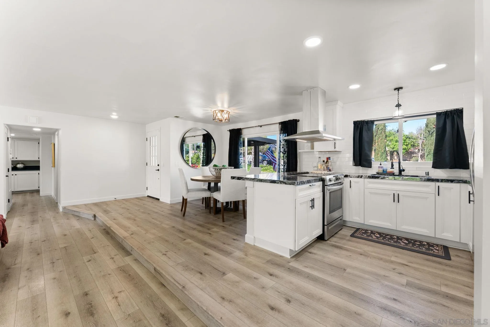 https://cdn.realtyfeed.com/cdn/127/260010761/971dff8c0e4362c394ca80b514d4404c.webp