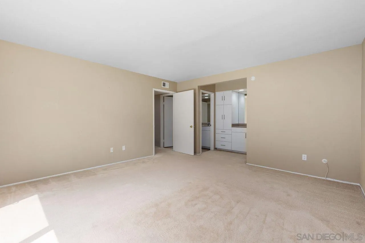 https://cdn.realtyfeed.com/cdn/127/260010763/0faf76ed3ab14e35d00fcc3a79d6ad95.webp
