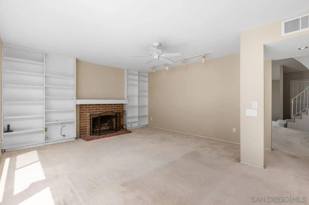 https://cdn.realtyfeed.com/cdn/127/260010763/6ace49e45b8260f75e8d5672bcf39701.webp