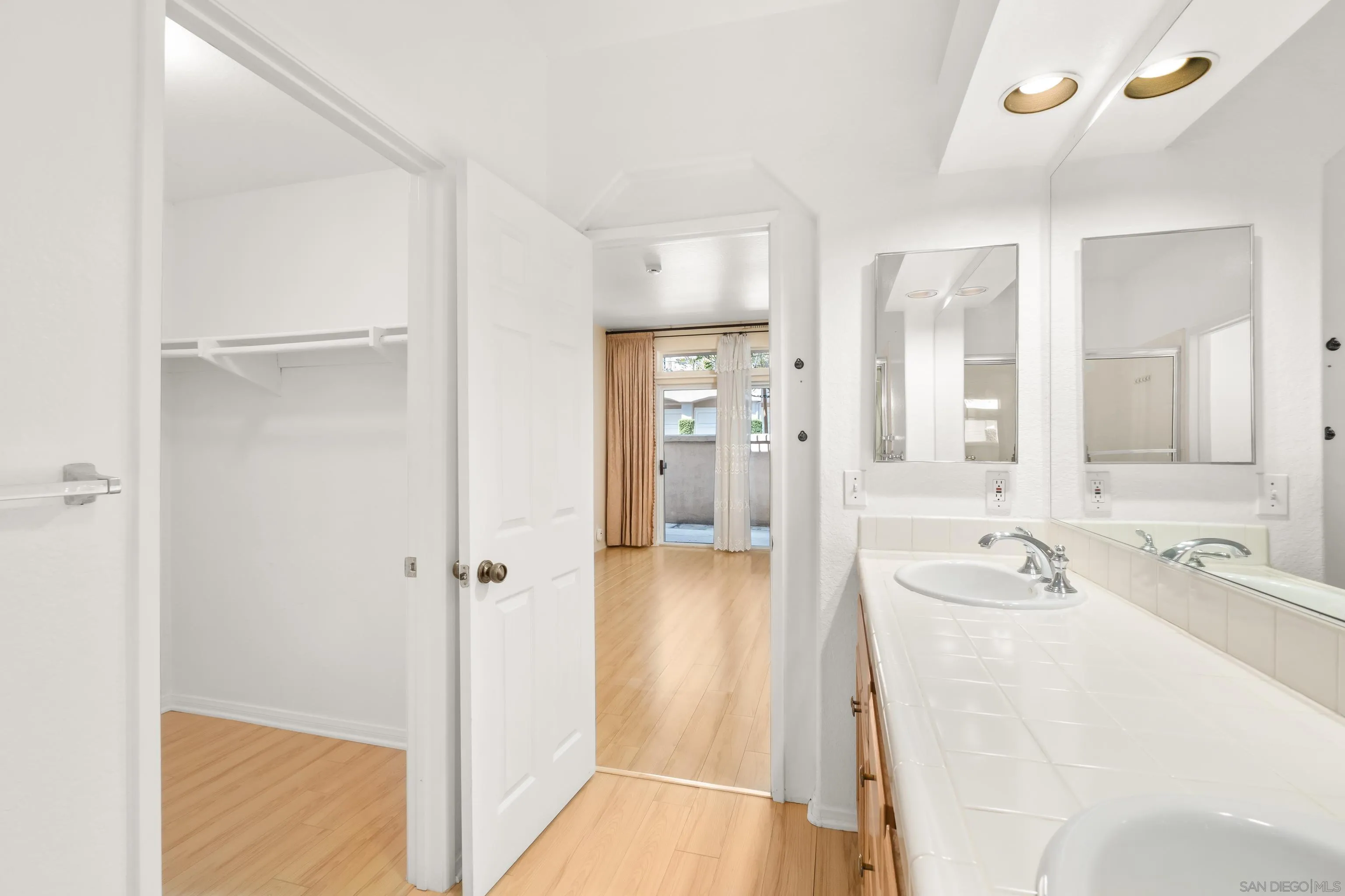 7275 Calabria Court UNIT 70, San Diego, CA, 92122