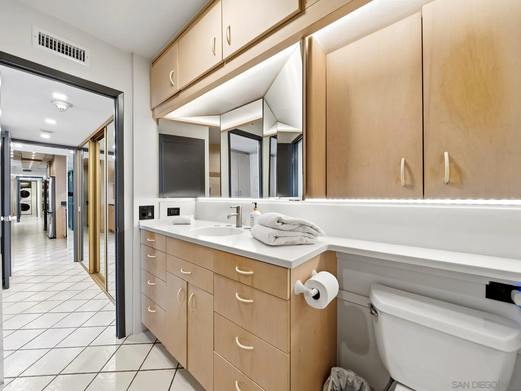 https://cdn.realtyfeed.com/cdn/127/260010775/470318b9f77e1df9d5798be5b0fe9517.webp