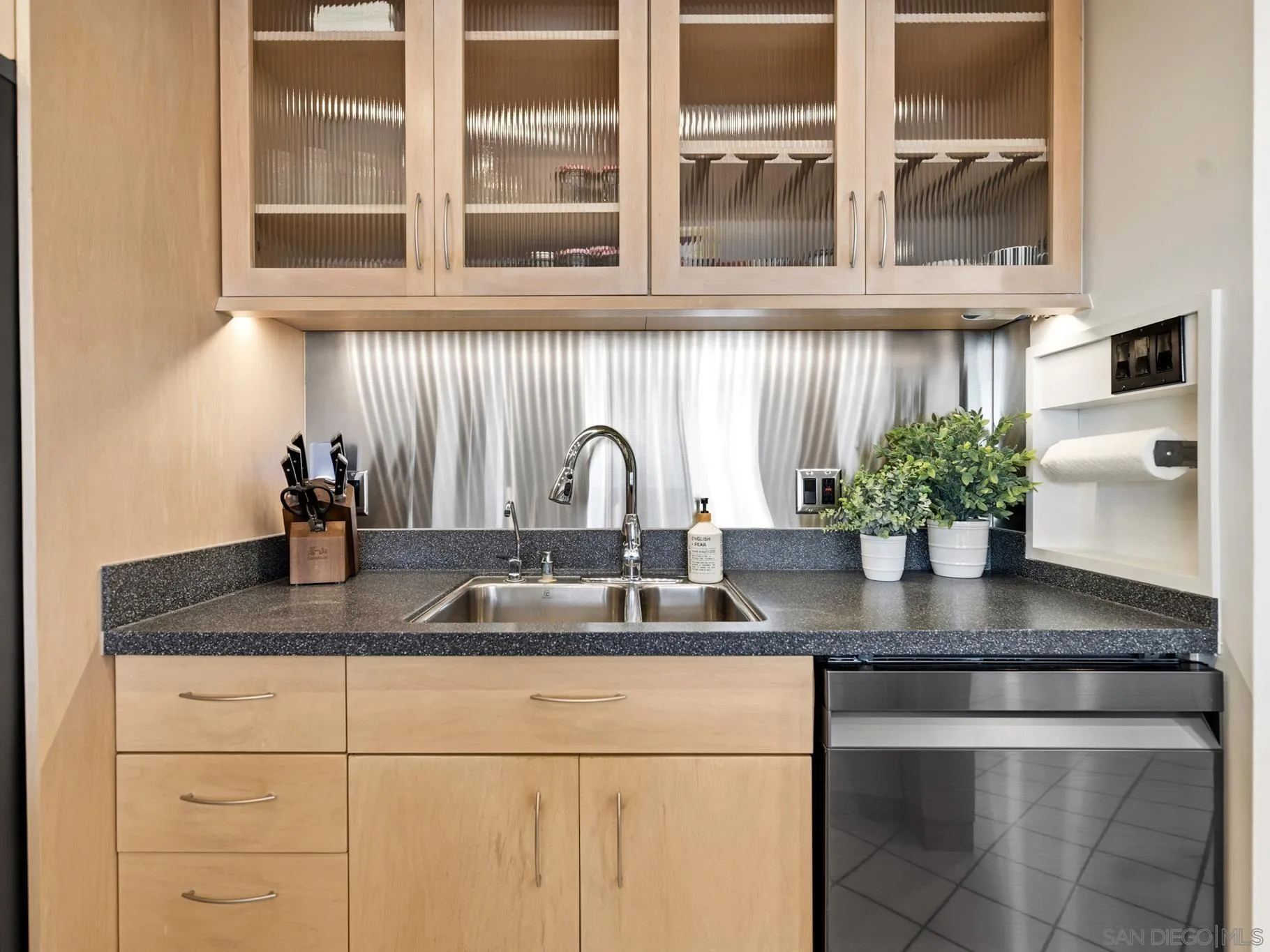 https://cdn.realtyfeed.com/cdn/127/260010775/61e675463c80907b214f34e39f6b438e.webp