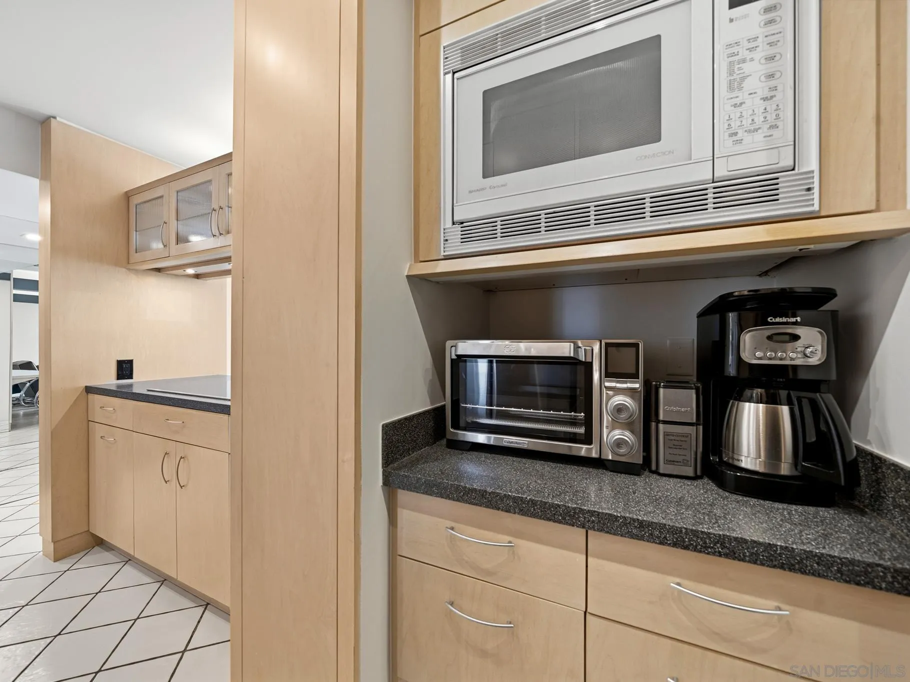 https://cdn.realtyfeed.com/cdn/127/260010775/7cff9ee70ce351497f02492effa4c7db.webp