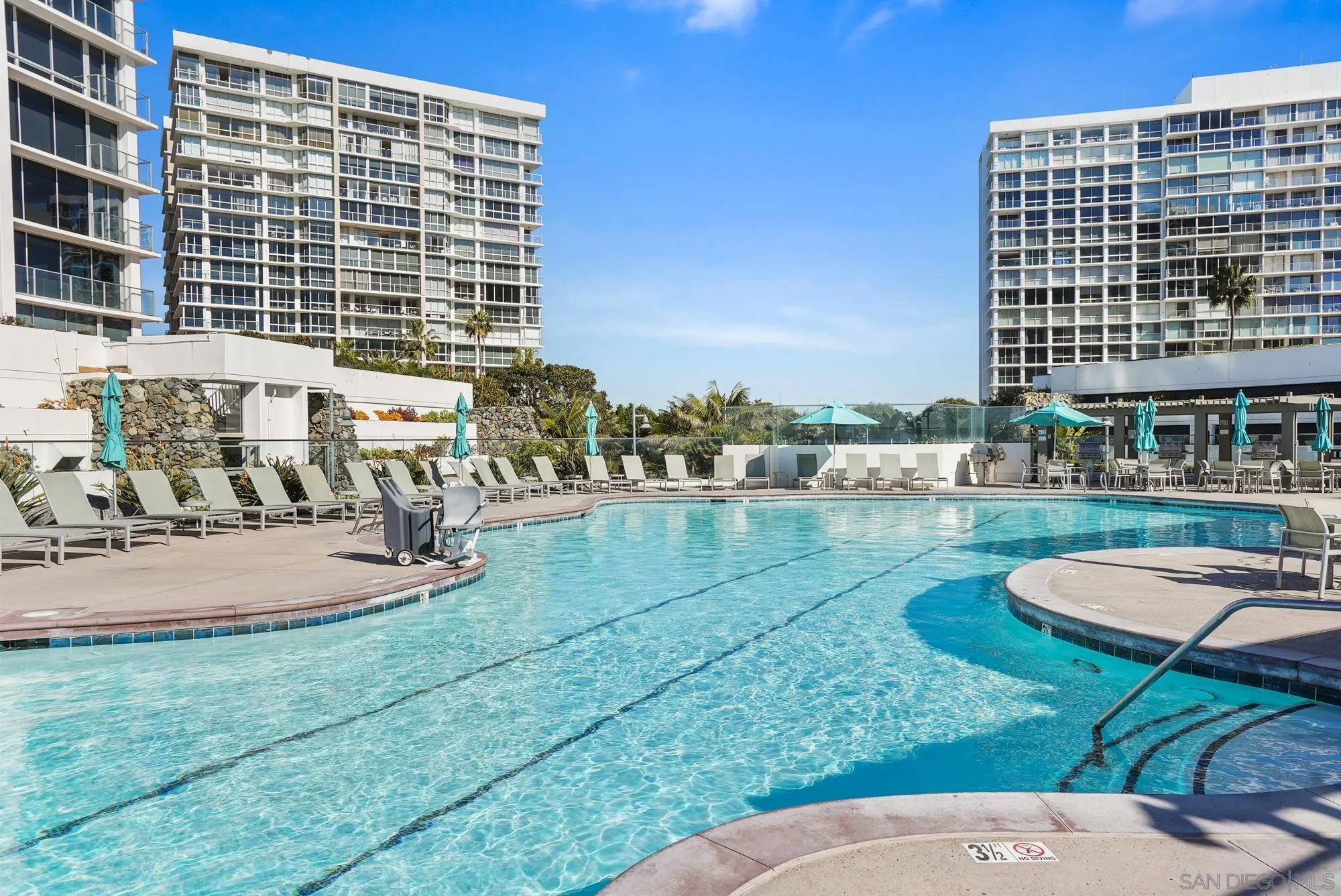 https://cdn.realtyfeed.com/cdn/127/260010775/82fc0b417970b6125cdb78911203c6ea.webp