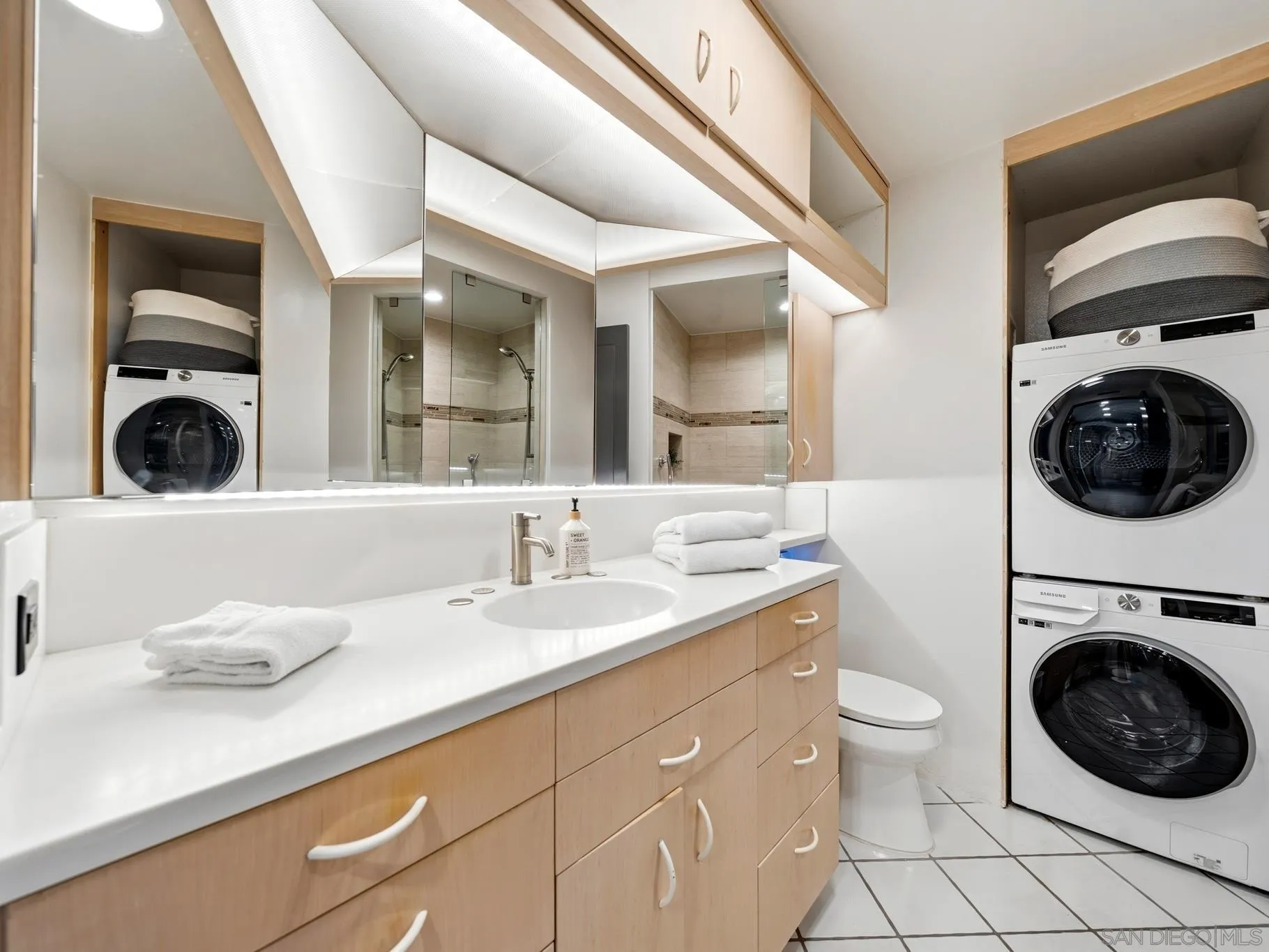 https://cdn.realtyfeed.com/cdn/127/260010775/918986d99ed89747c4b1c4d901f0de29.webp