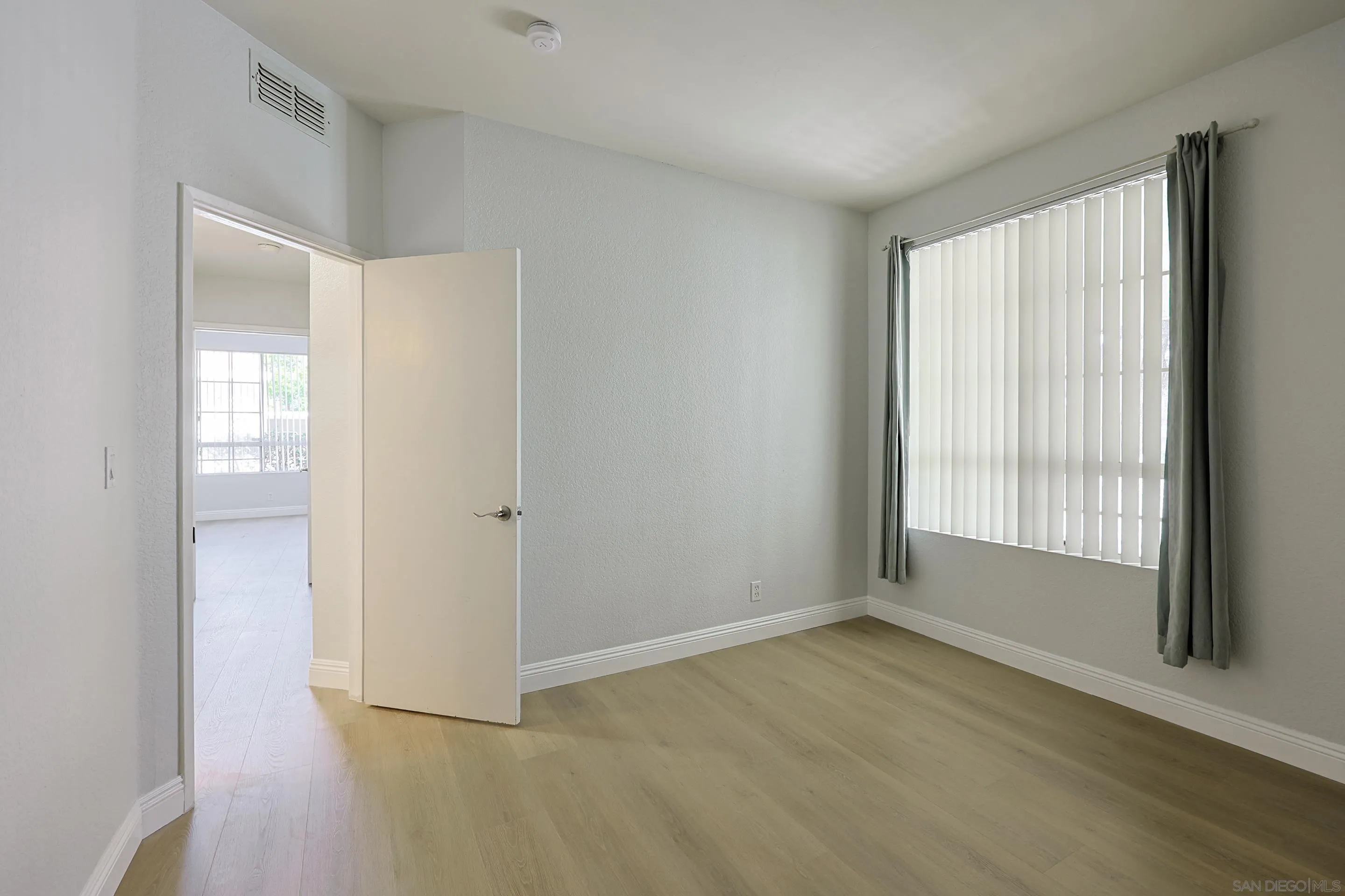 https://cdn.realtyfeed.com/cdn/127/260010777/892b0a0e59b42edb53c31e31cf9db538.webp
