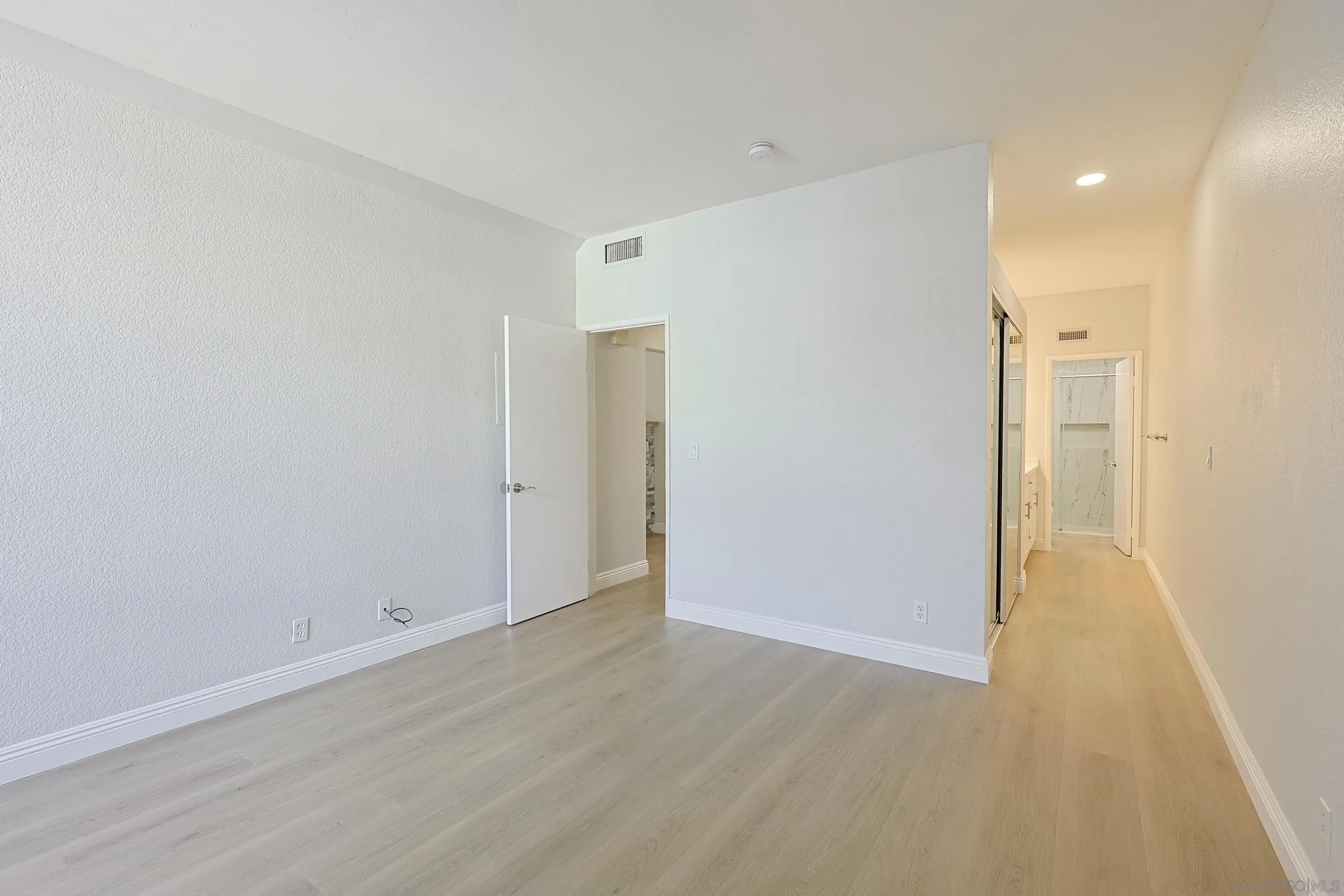 https://cdn.realtyfeed.com/cdn/127/260010777/ef07c36ee85fef8b29d43cb31f4453aa.webp