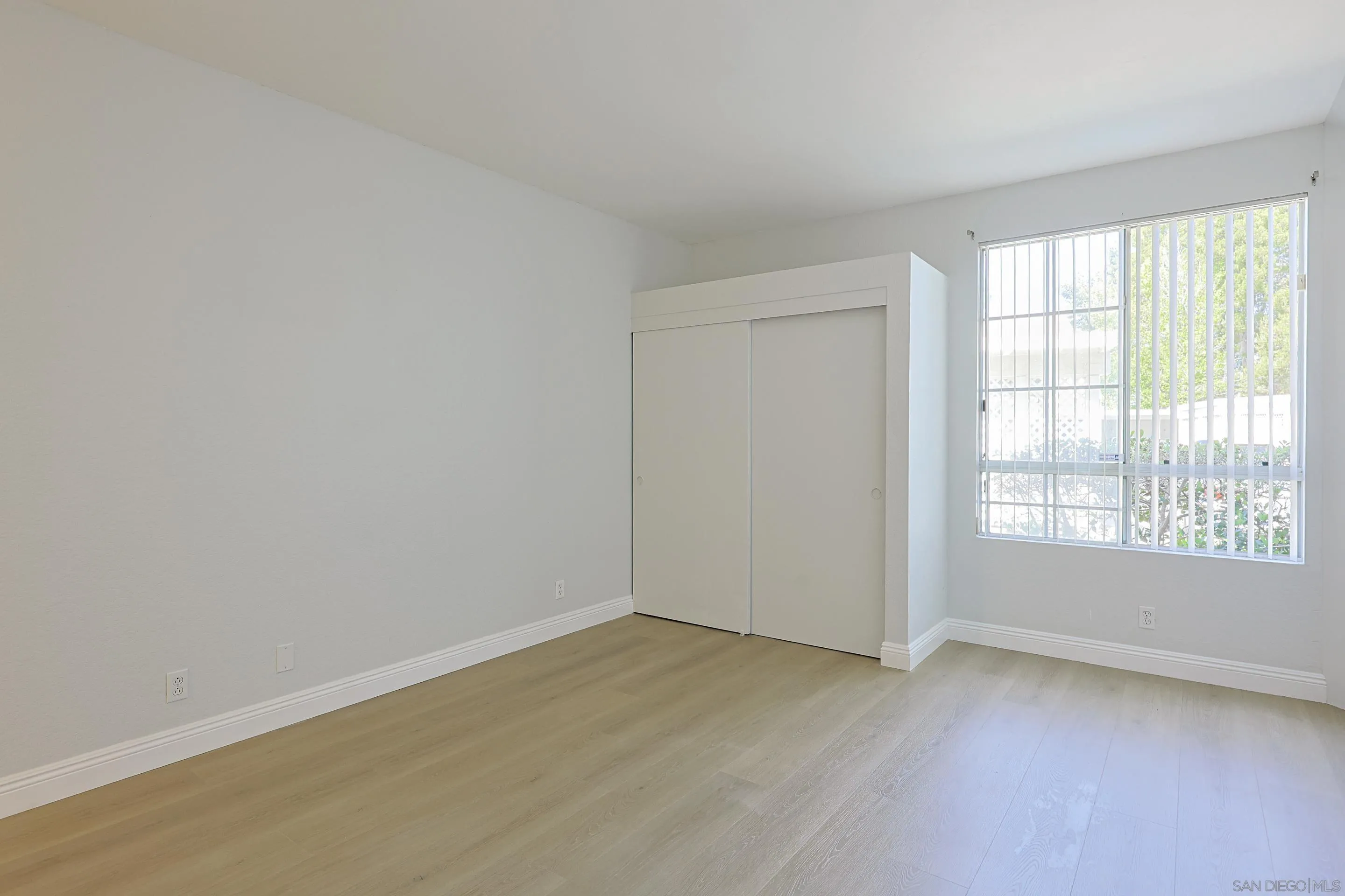 https://cdn.realtyfeed.com/cdn/127/260010777/f3fd36bdbcb0c798a50b3b4a454bc617.webp